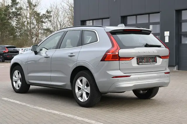 Volvo XC60 view 5