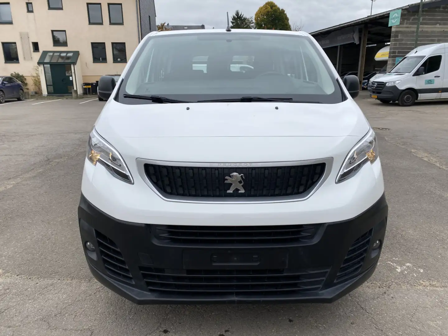 Peugeot Expert 1.5Hdi 130 9 places Navi Apple CarPlay Camera AHK Blanc - 2