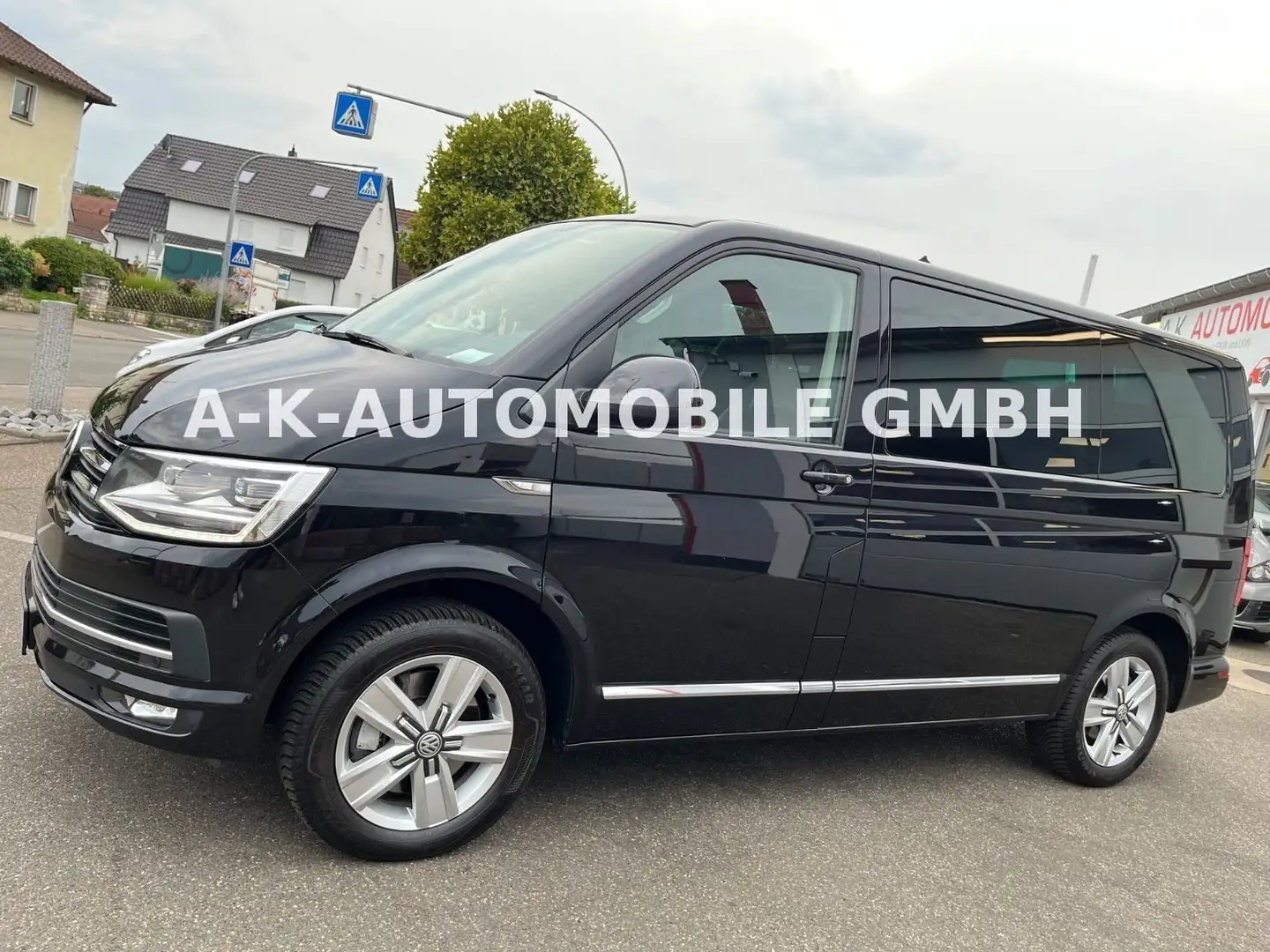 Volkswagen T6 Multivan Generation Six 4Motion*KAMERA*ACC* Schwarz - 1