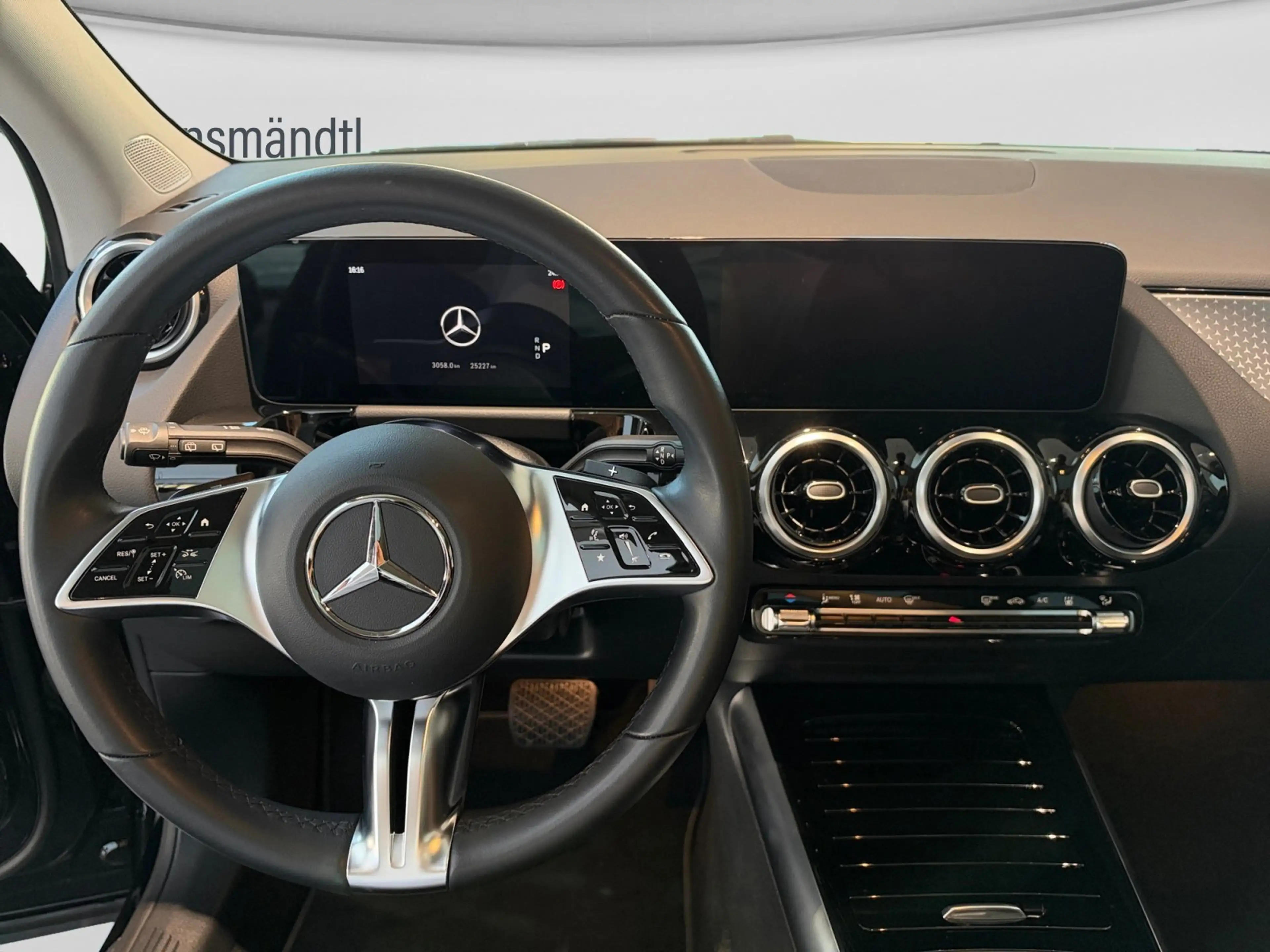 Mercedes-Benz GLA 250 e Progressive AHK/Pano/RFK/LED/Totwi/18" — photo 12