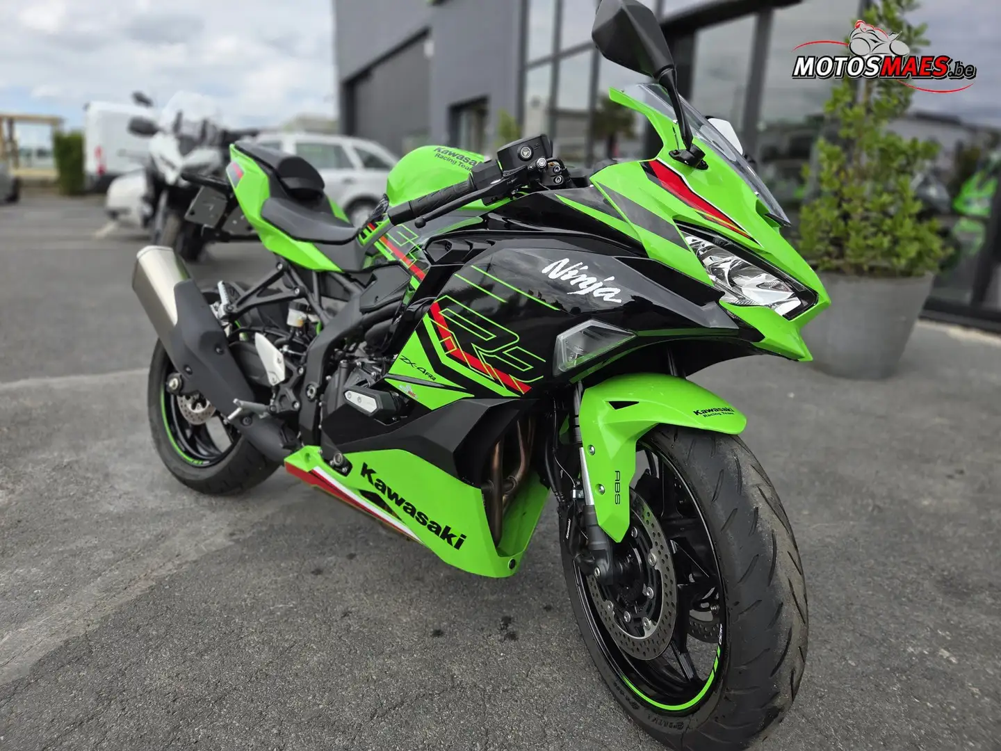 Kawasaki Ninja ZX-4RR Vert - 2
