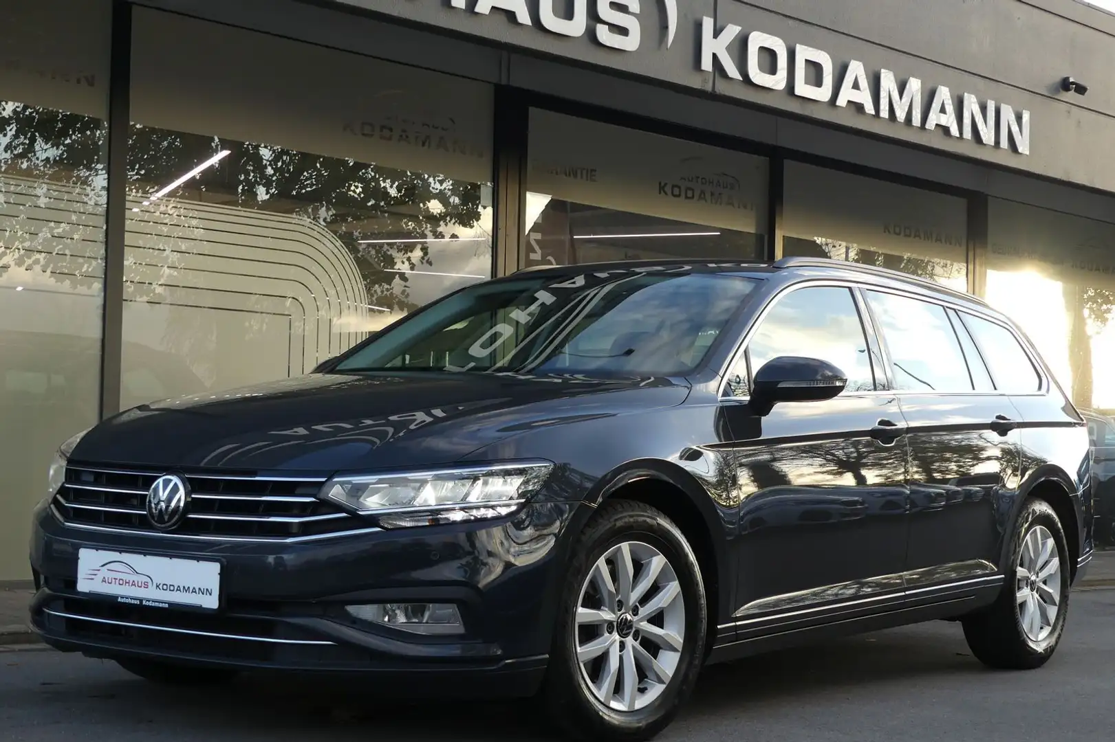 Volkswagen Passat Variant Business 2.0TDI*Cam*Navi*ACC*LED Grau - 1
