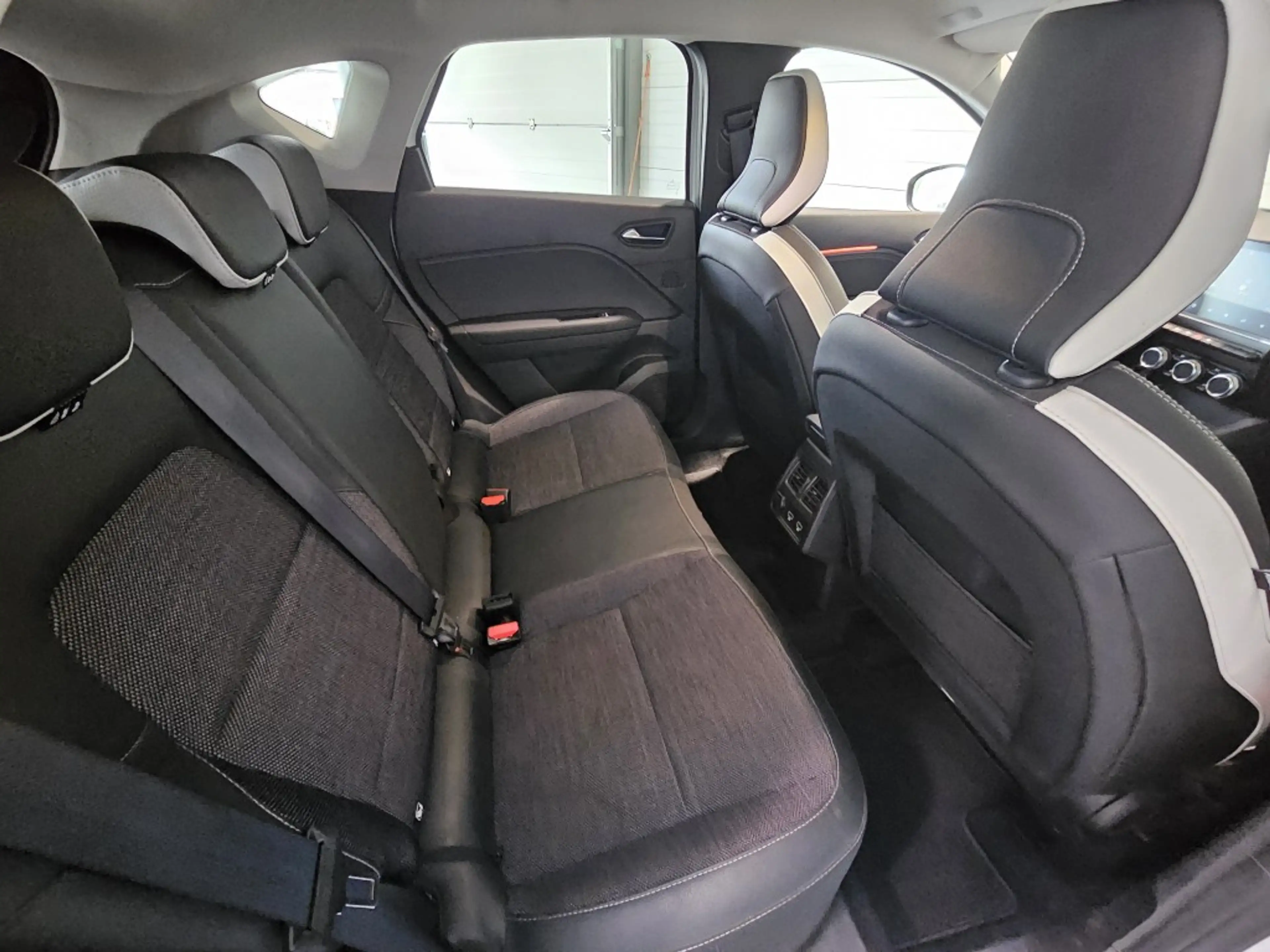Renault Captur Captur 1.0 TCe Techno GPF — photo 8
