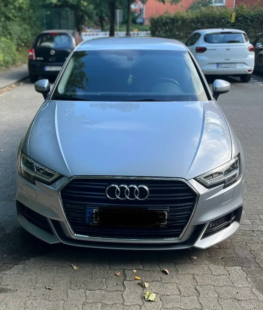 Audi A3 40 TFSI quattro sport Grau - 2