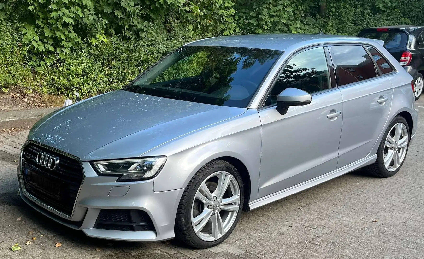 Audi A3 40 TFSI quattro sport Grau - 1