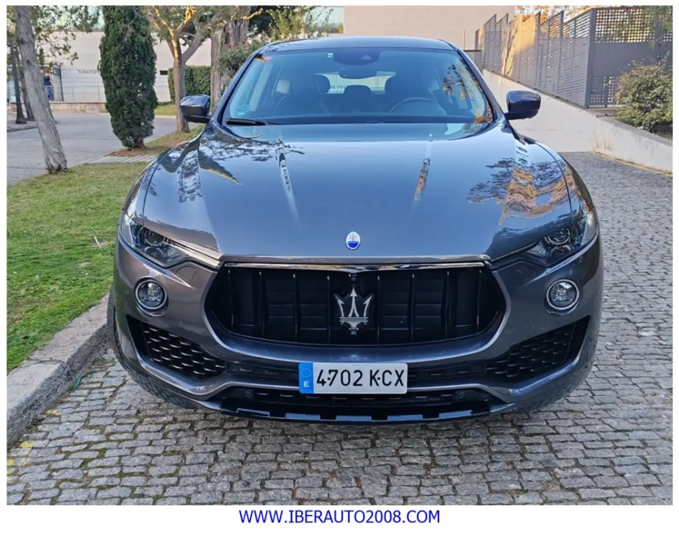 Maserati Levante 430 S Aut. Plateado - 2