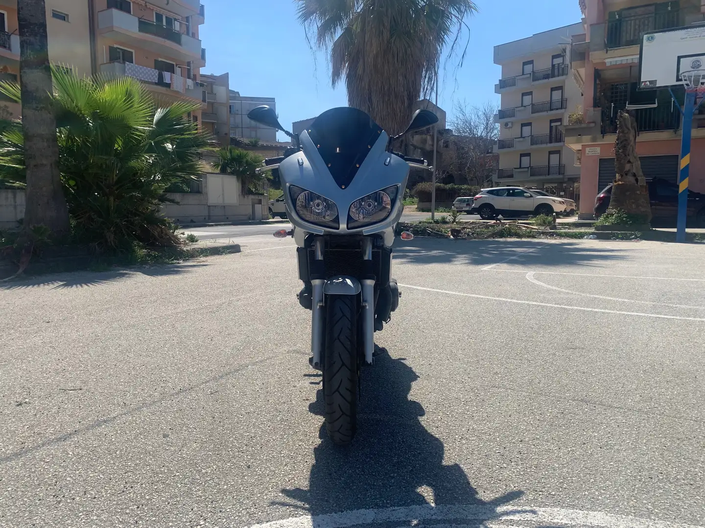 Yamaha FZS 600 Argento - 1