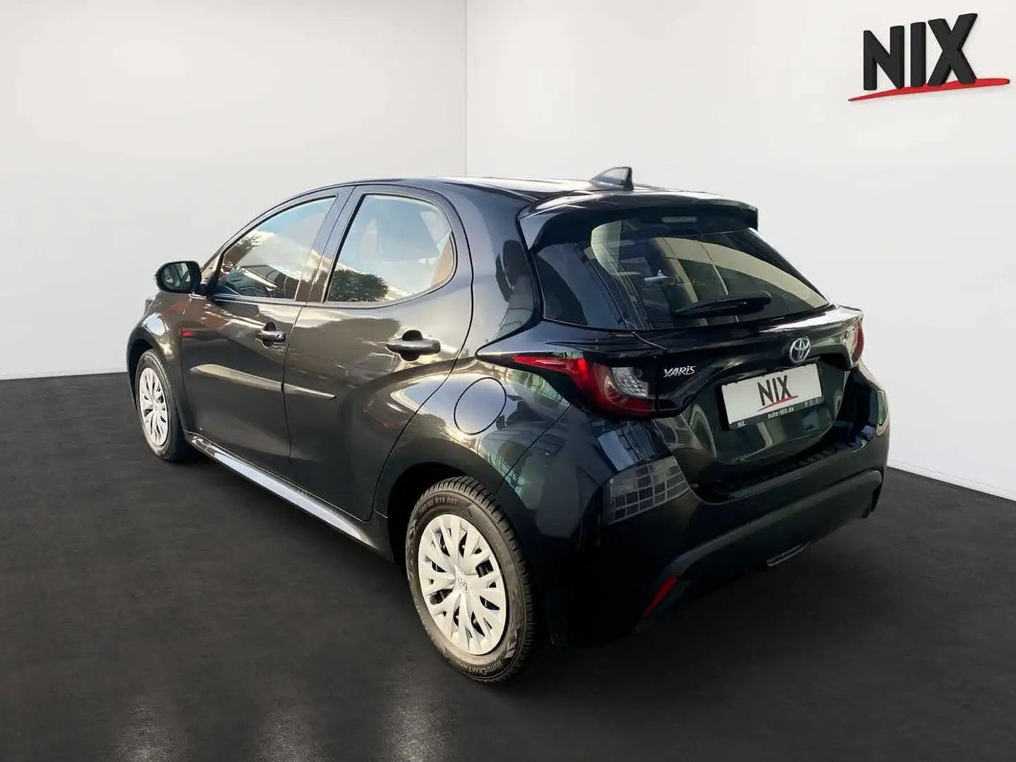 Toyota Yaris 1.5 Hybrid Comfort KAMERA KLIMA Schwarz - 2