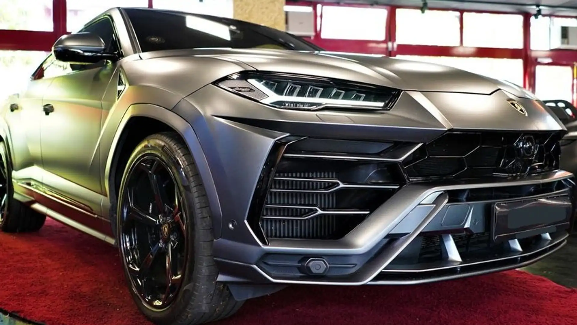 Lamborghini Urus 4.0 V8 Aut. Сірий - 2