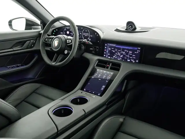 Porsche Taycan view 10
