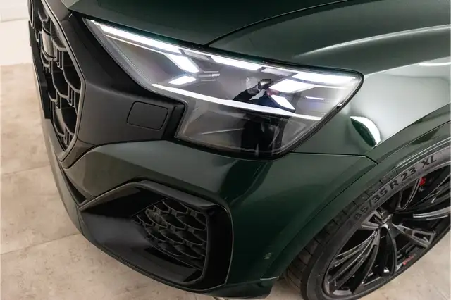 Audi Q8 view 11