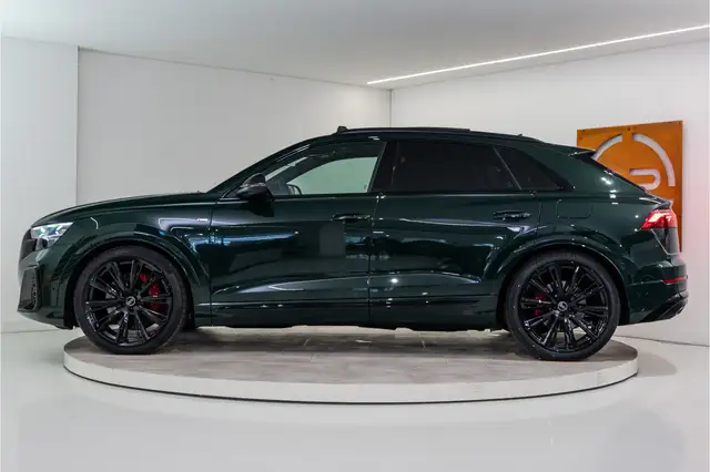 Audi Q8 view 2