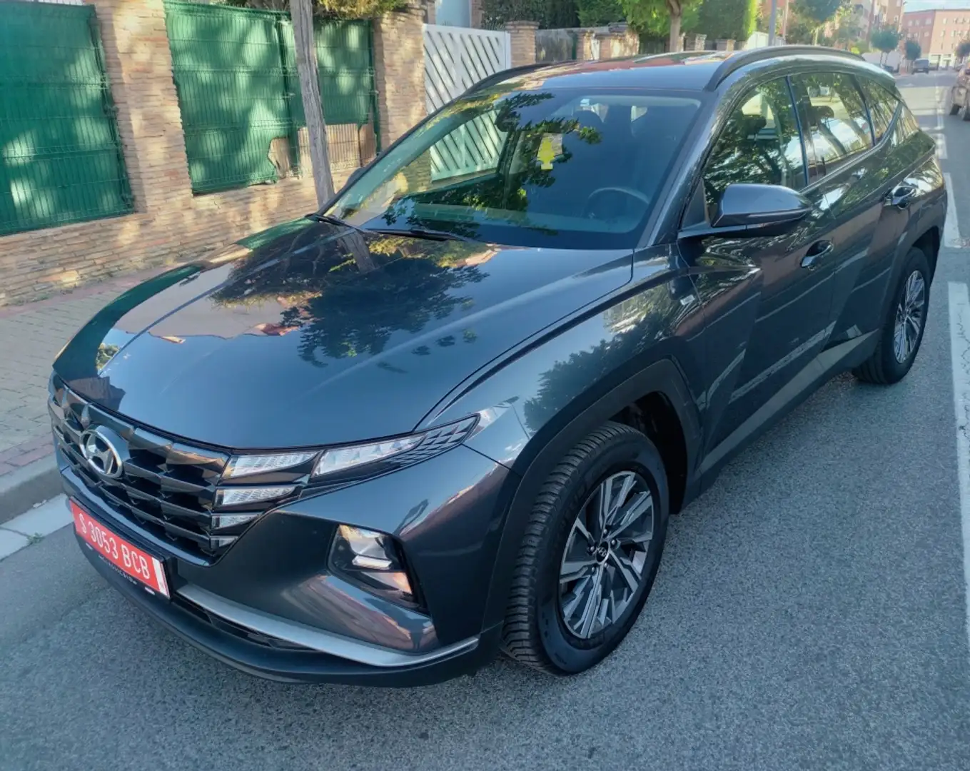 Hyundai TUCSON Todoterreno Manual de 5 Puertas Gris - 2