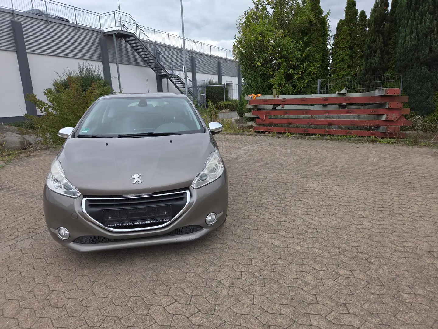 Peugeot 208 Allure - 1