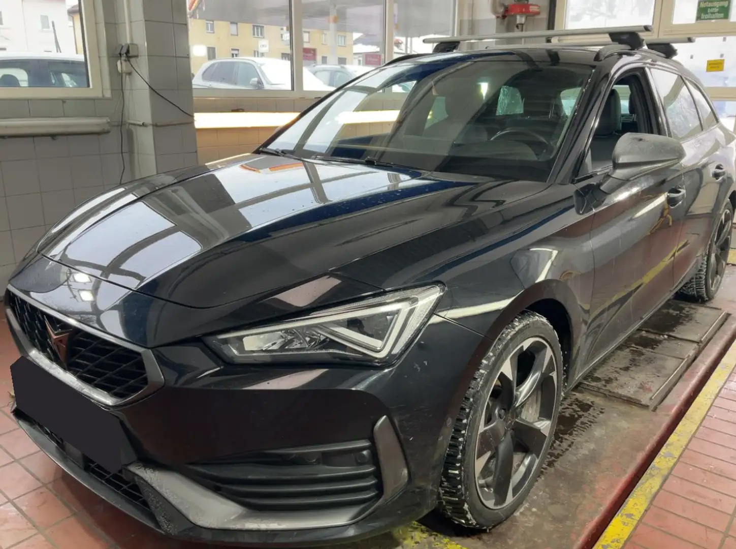 CUPRA Leon Leon SP Kombi 1.5 eTSI DSG 150 Schwarz - 1