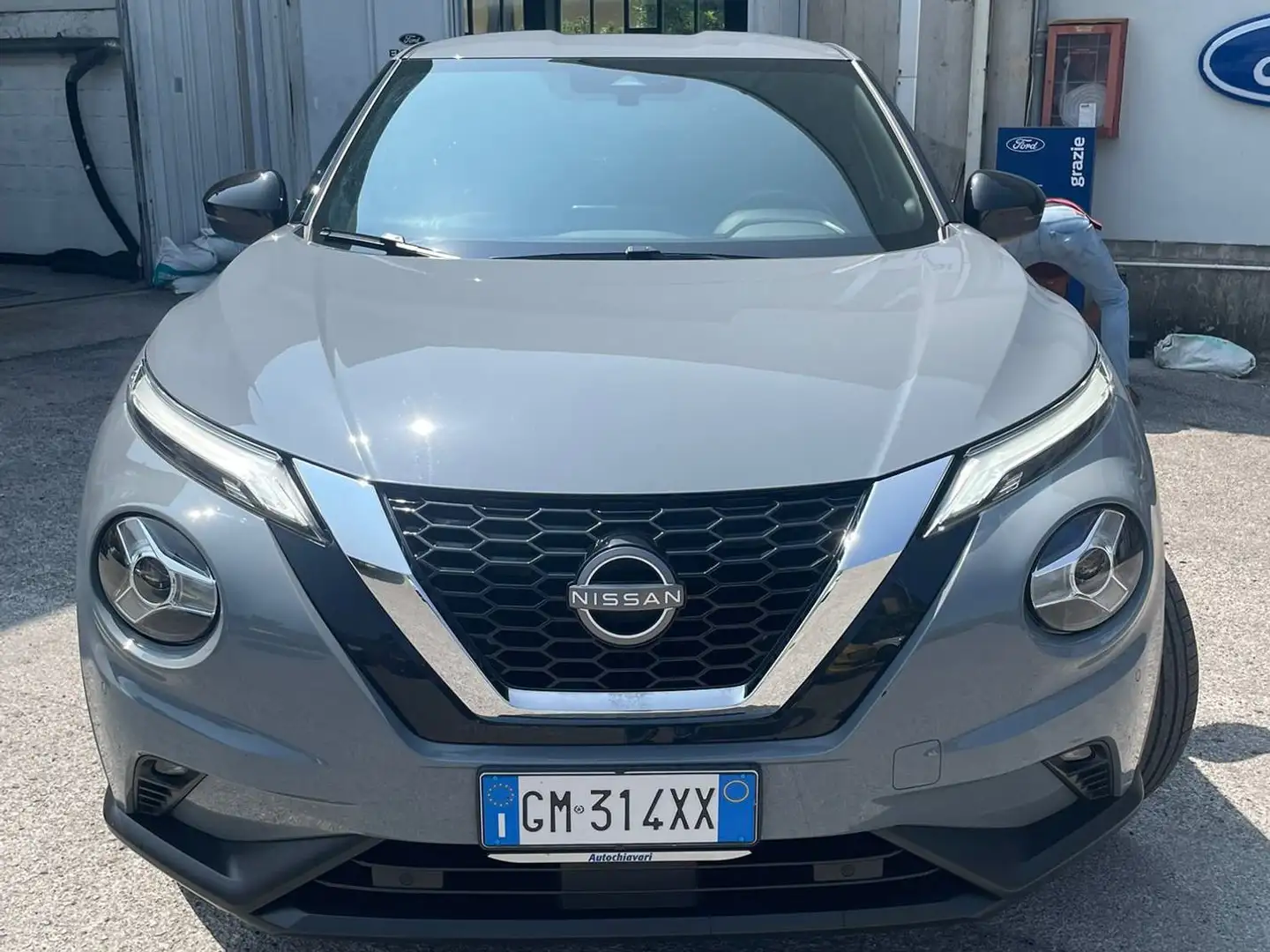 Nissan Juke 1.0 dig-t N-Connecta 114cv dct Gris - 1