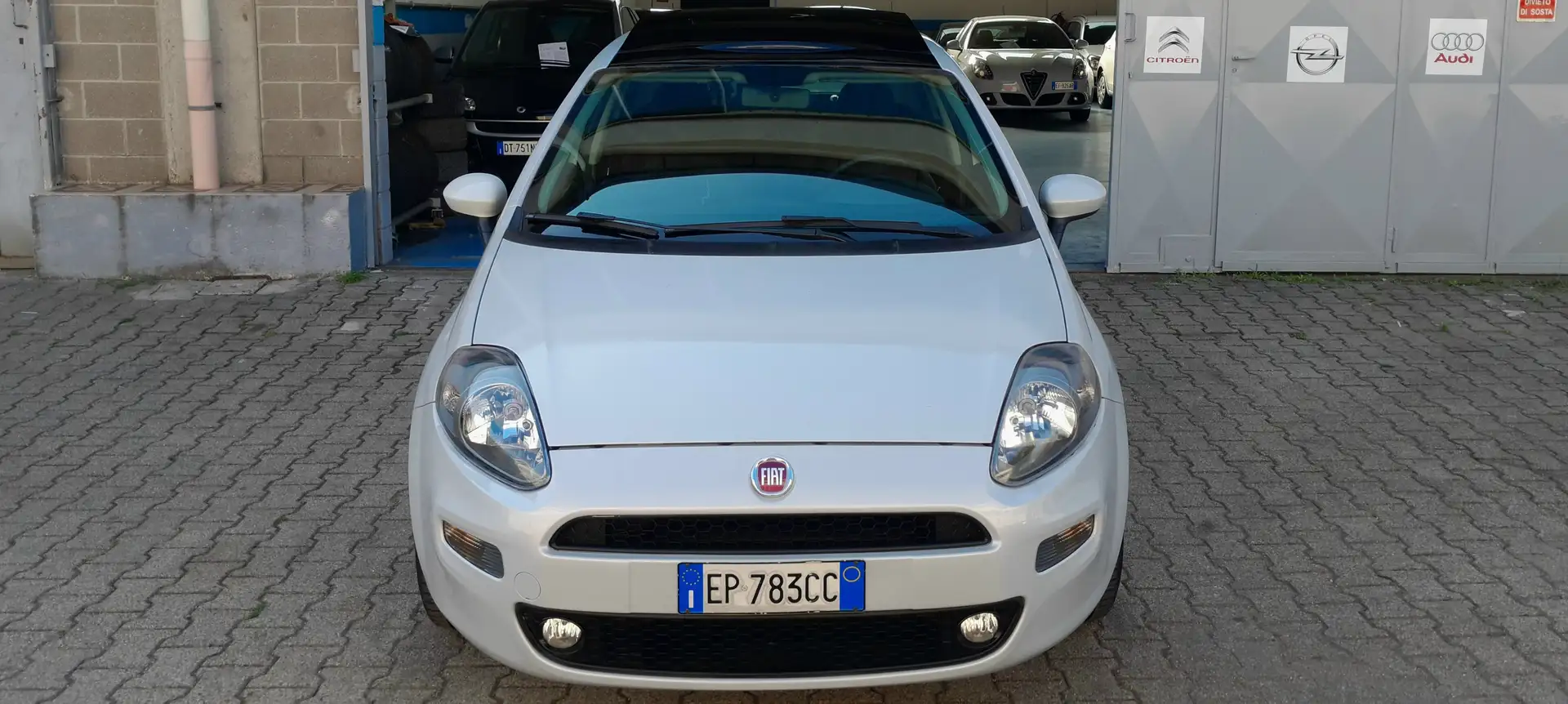 Fiat Punto EVO 1.4 5P Emotion NeopatentatiOK Grijs - 2