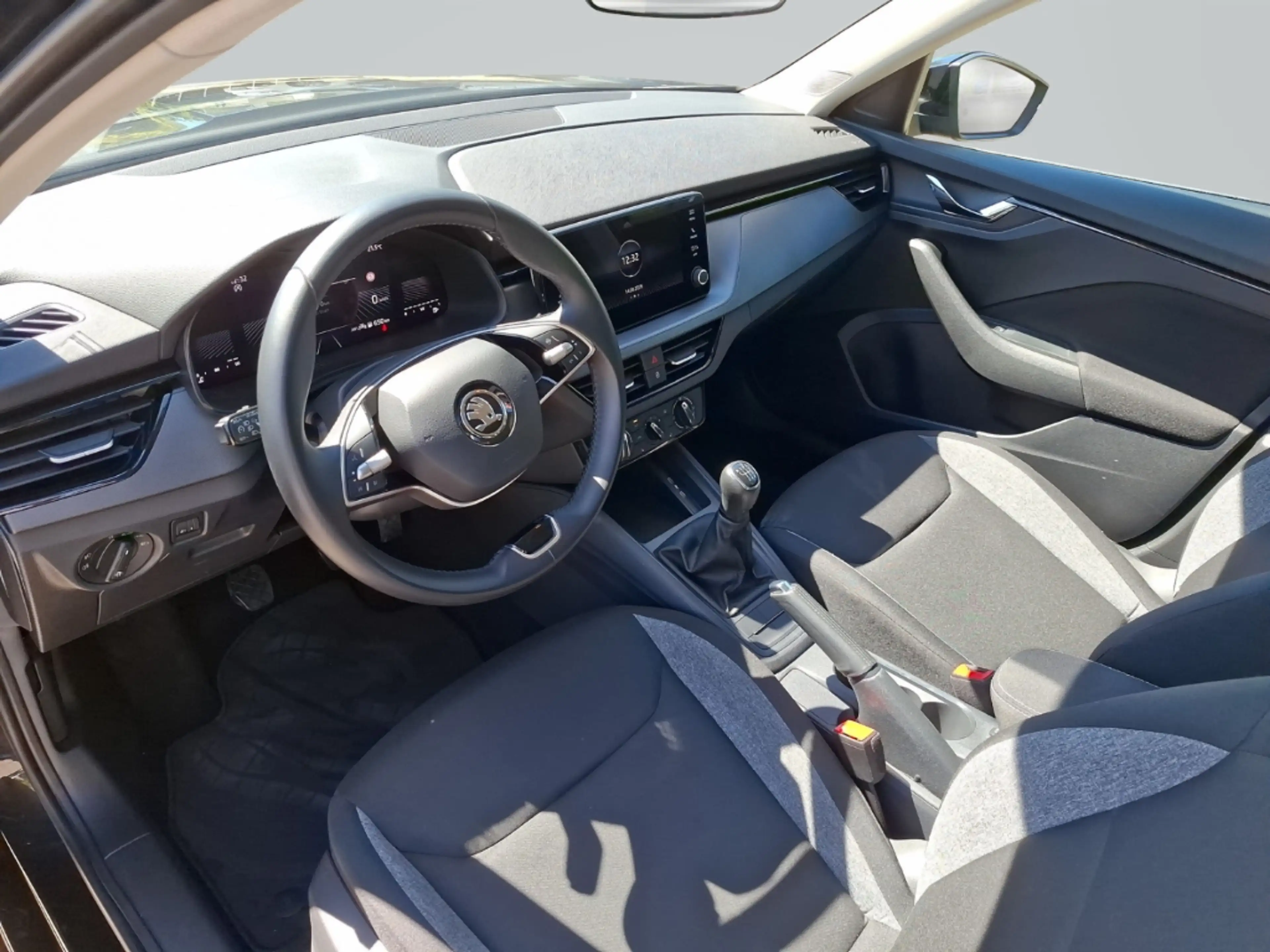 Skoda Kamiq Essence 1.0 TSI *Sitzheizung*Apple CarPlay*Android — photo 14