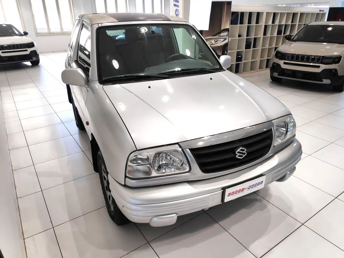 Suzuki Grand Vitara 1.6i 16V cat 3 porte Cabriolet*4x4 con RIDOTTE* Zilver - 1