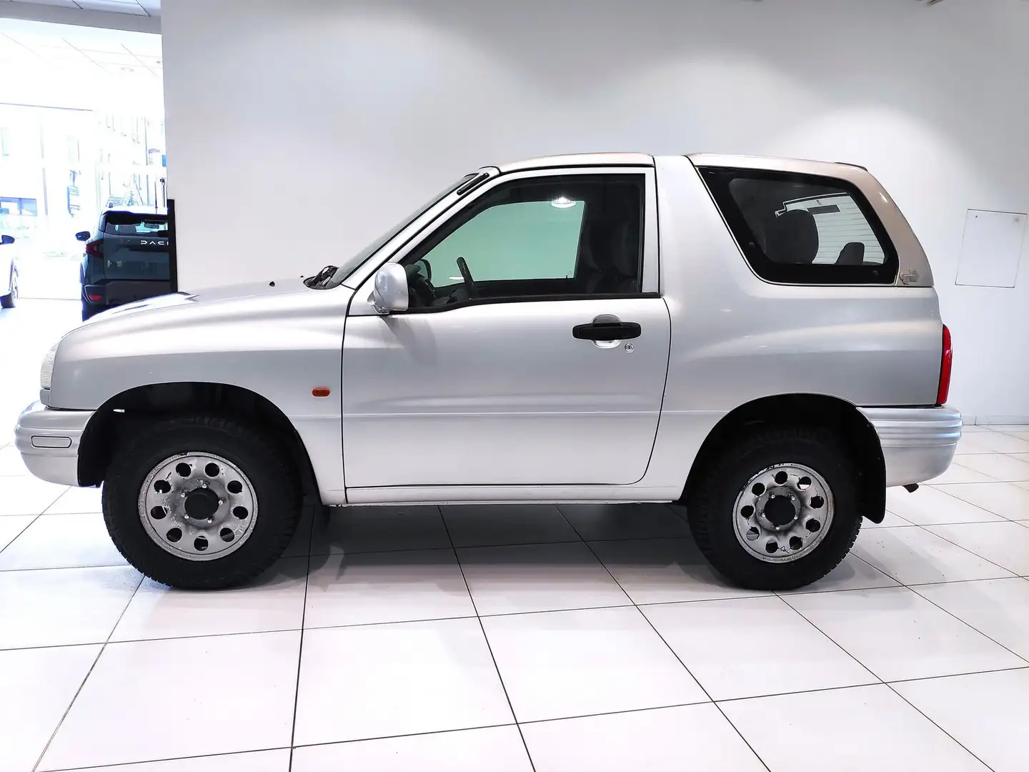 Suzuki Grand Vitara 1.6i 16V cat 3 porte Cabriolet*4x4 con RIDOTTE* Zilver - 2