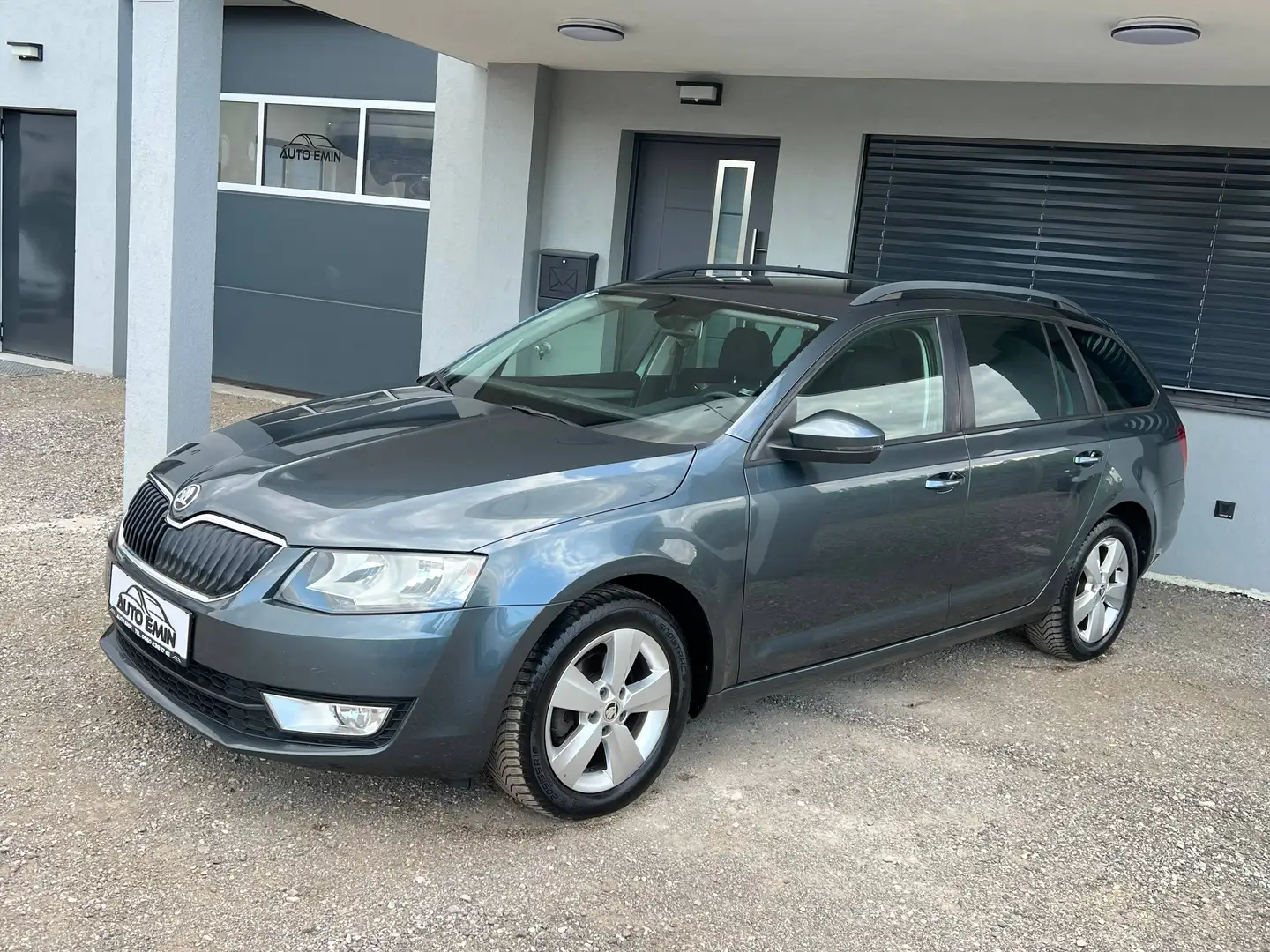 Skoda Octavia 1.6 TDI DPF Style Green tec Kombi Grau - 2