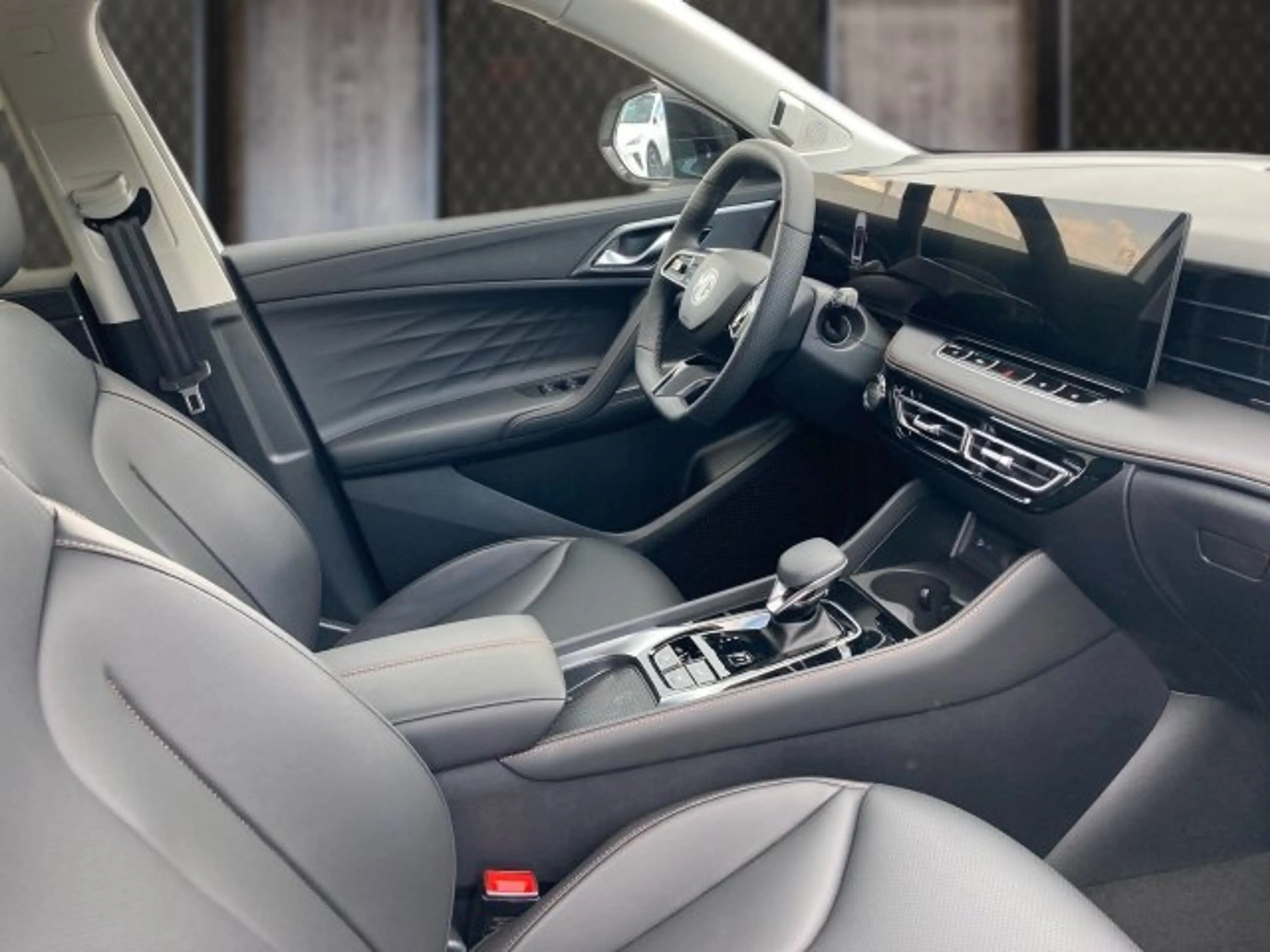 MG HS HEV Luxury Lenkradhzg. 25.5 Österreich Paket — photo 11