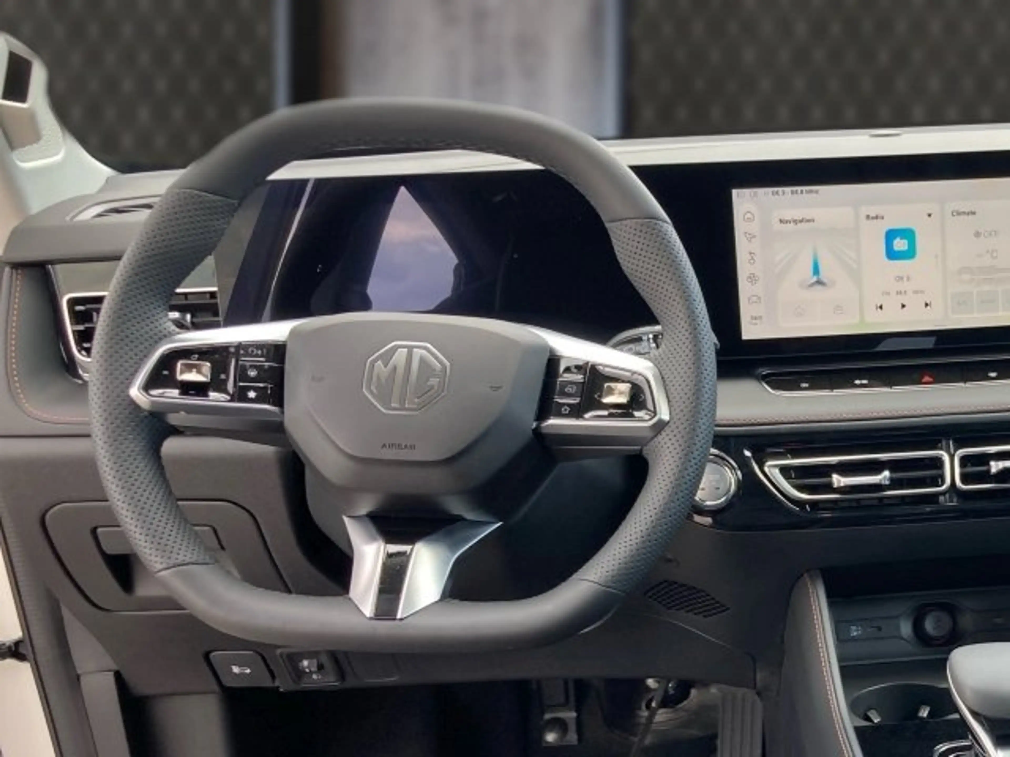 MG HS HEV Luxury Lenkradhzg. 25.5 Österreich Paket — photo 10