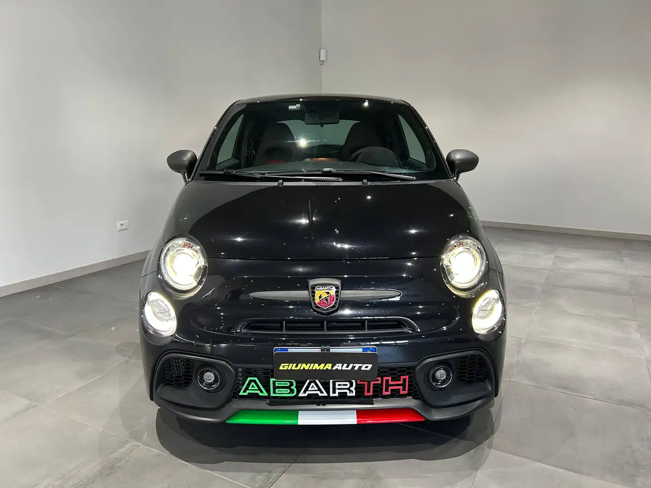 Abarth 695 2023