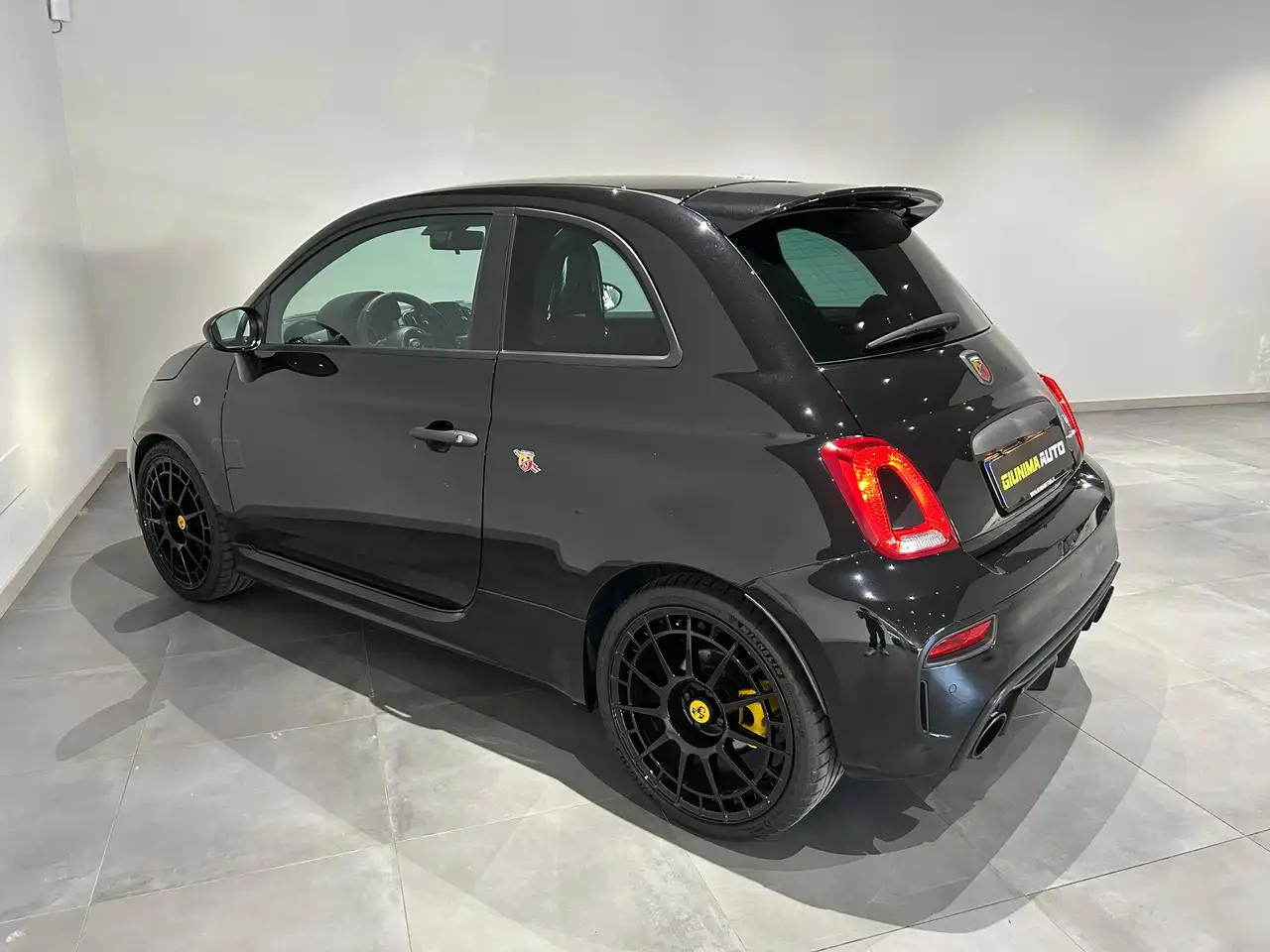Abarth 695 2023