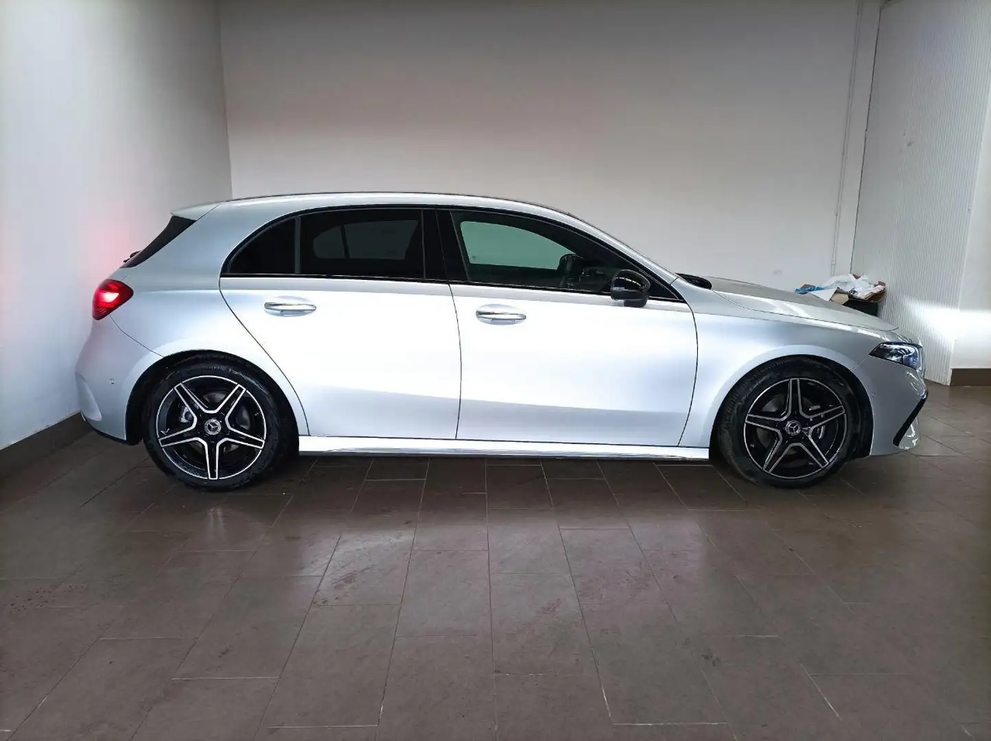 Mercedes-Benz A 200 Automatic  AMG Line * NEW MODEL* Silber - 2