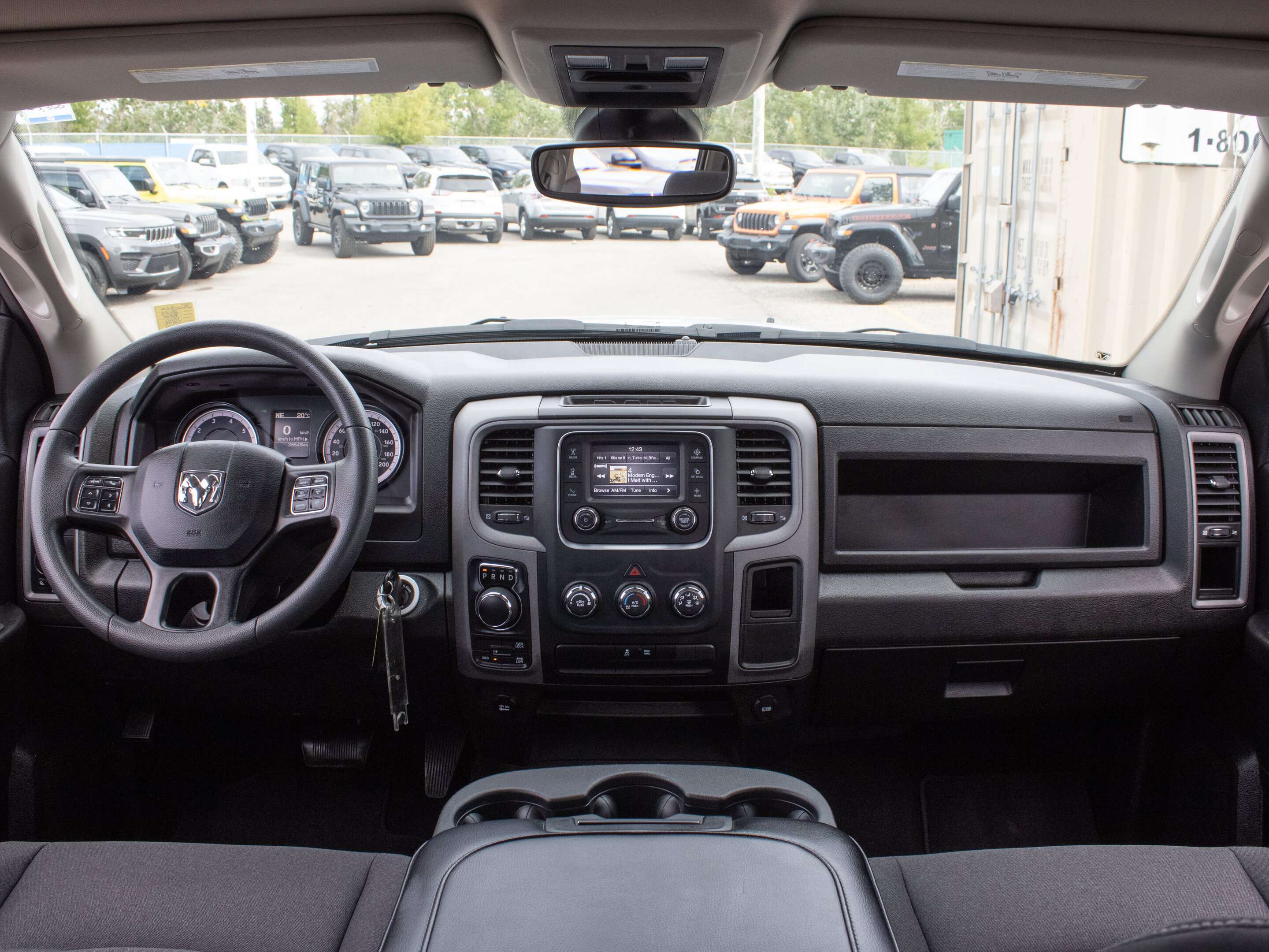 2023 RAM 1500 Express* | Crew Cab | Spray-In Bedliner | Side Ste — снимка 1