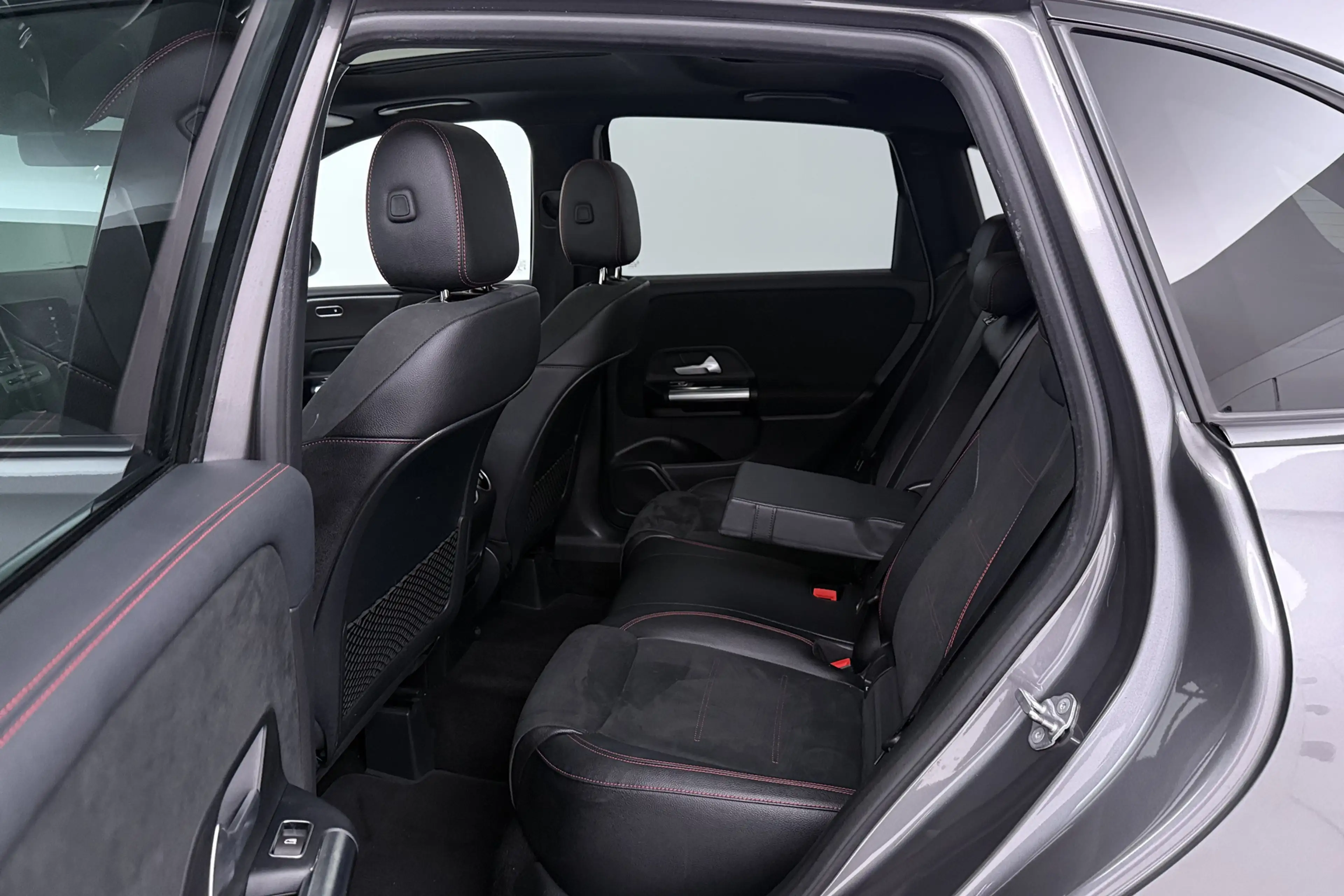 Mercedes-Benz B 180 Business Solution AMG (PANORAMADAK, STOELVERWARMIN — photo 24