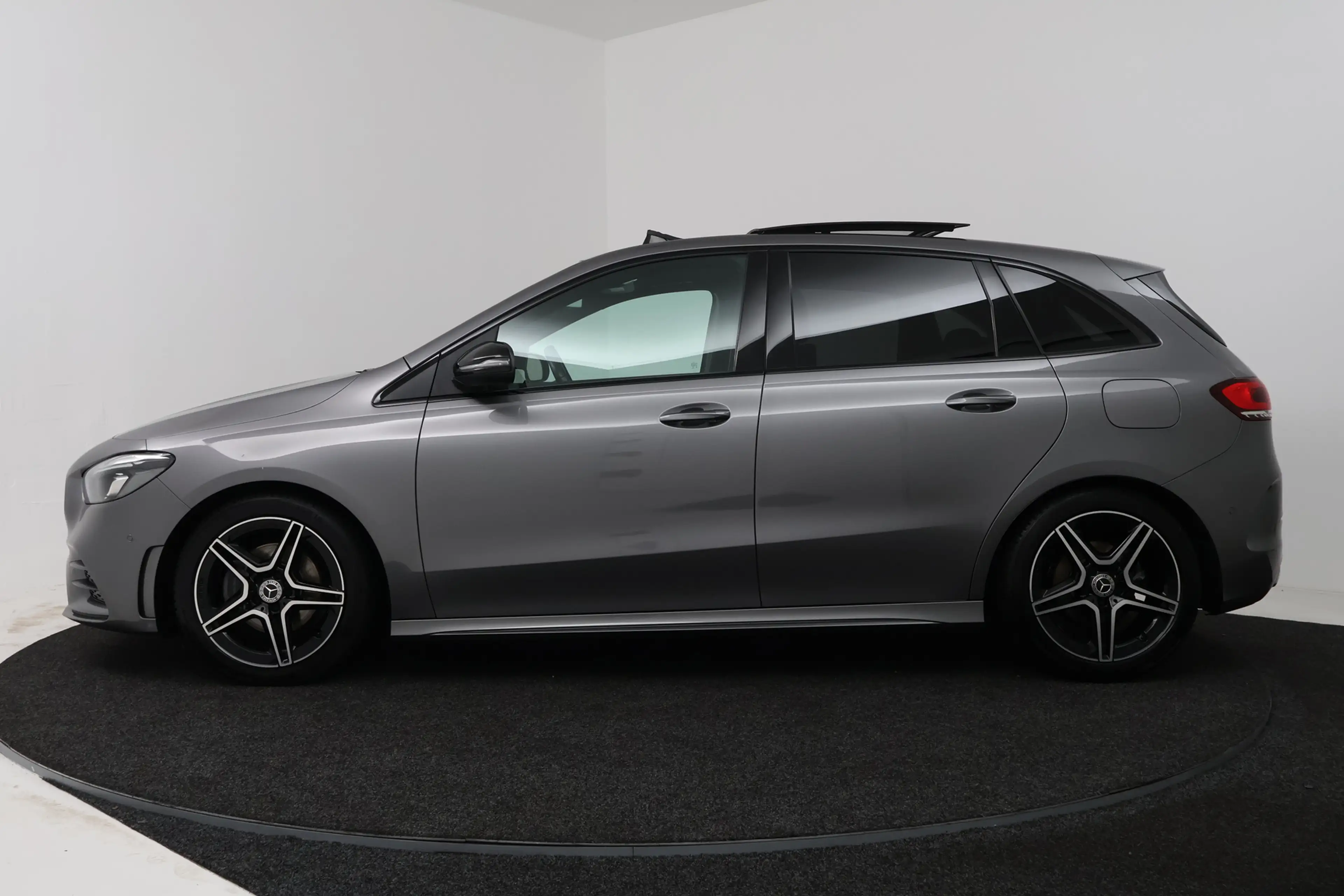 Mercedes-Benz B 180 Business Solution AMG (PANORAMADAK, STOELVERWARMIN — photo 2