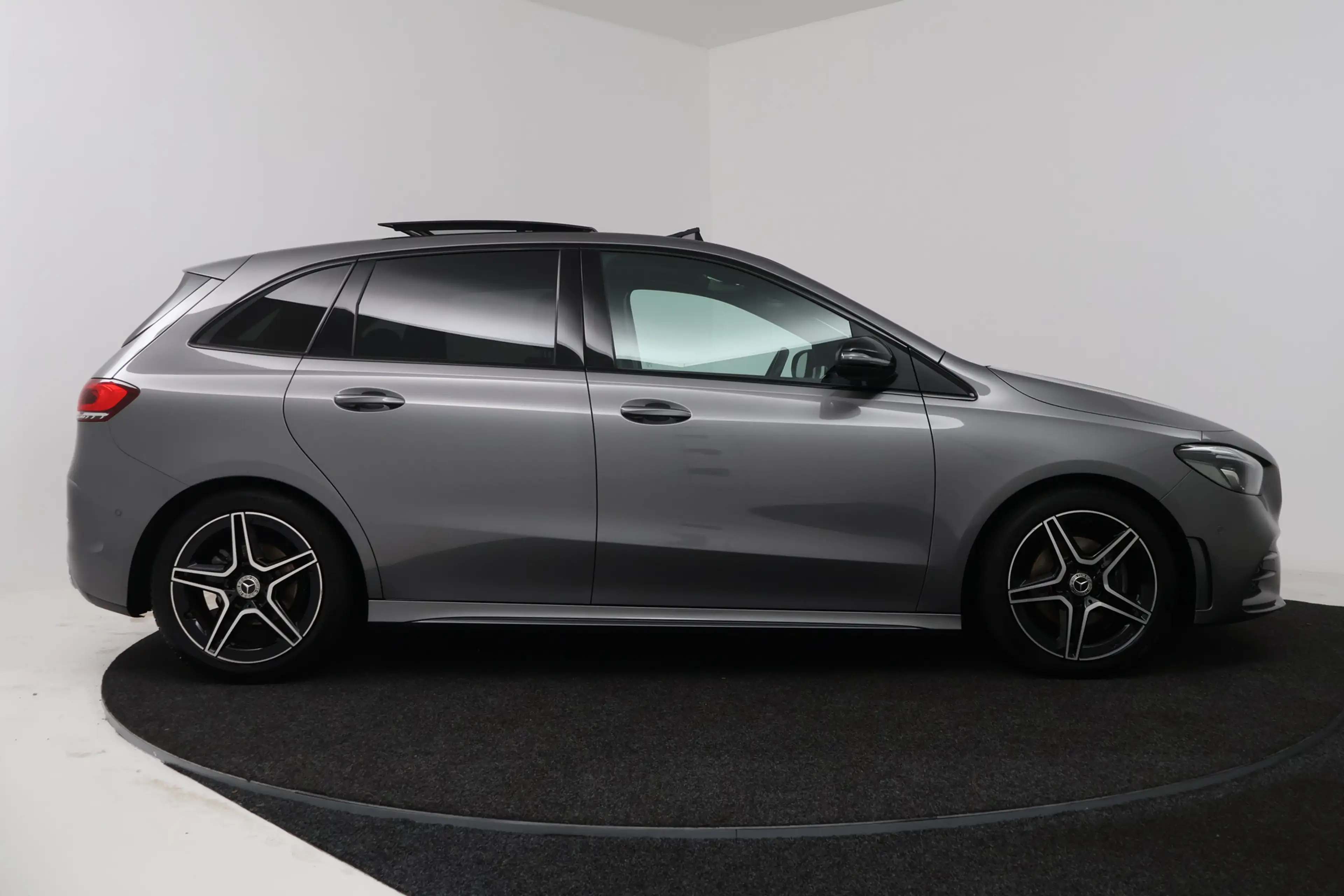 Mercedes-Benz B 180 Business Solution AMG (PANORAMADAK, STOELVERWARMIN — photo 6