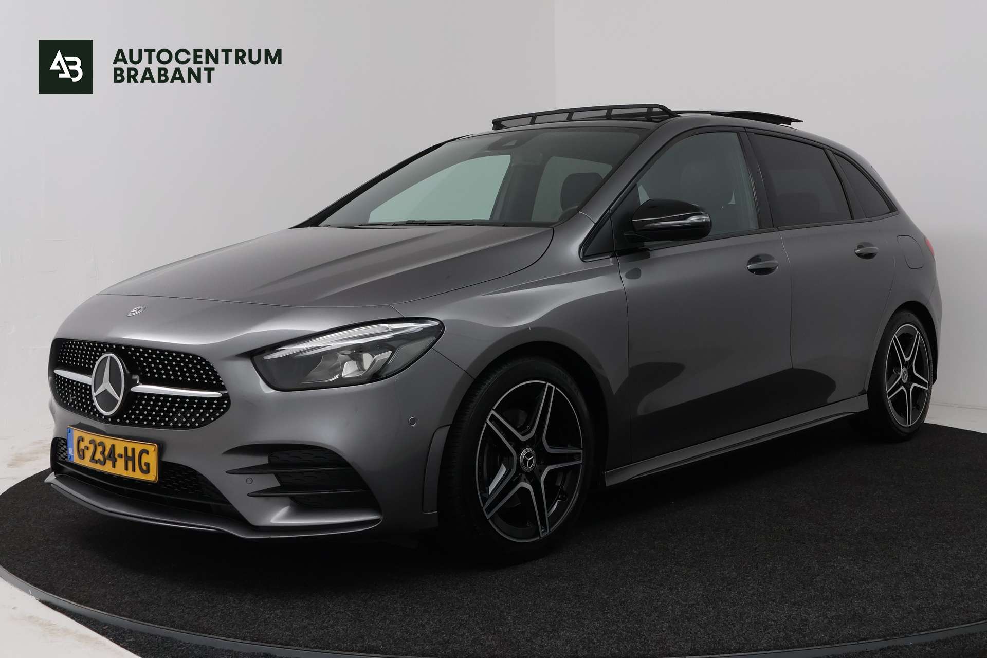 Mercedes-Benz B 180
