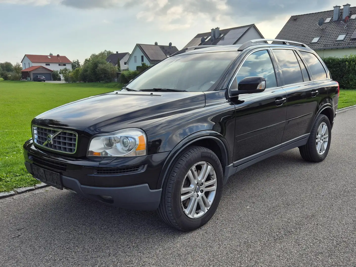 Volvo XC90 XC90 D5 Aut. Summum *Scheckheft+7Sitz+HU&AU neu* Schwarz - 1