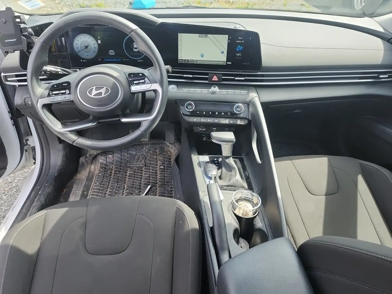 Hyundai ELANTRA photo Hyundai ELANTRA