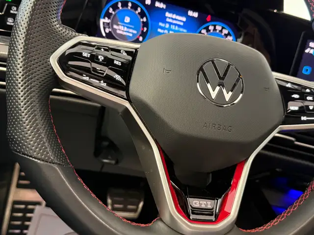 Volkswagen Golf view 19