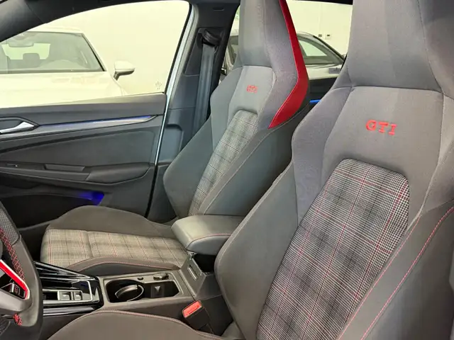 Volkswagen Golf view 11