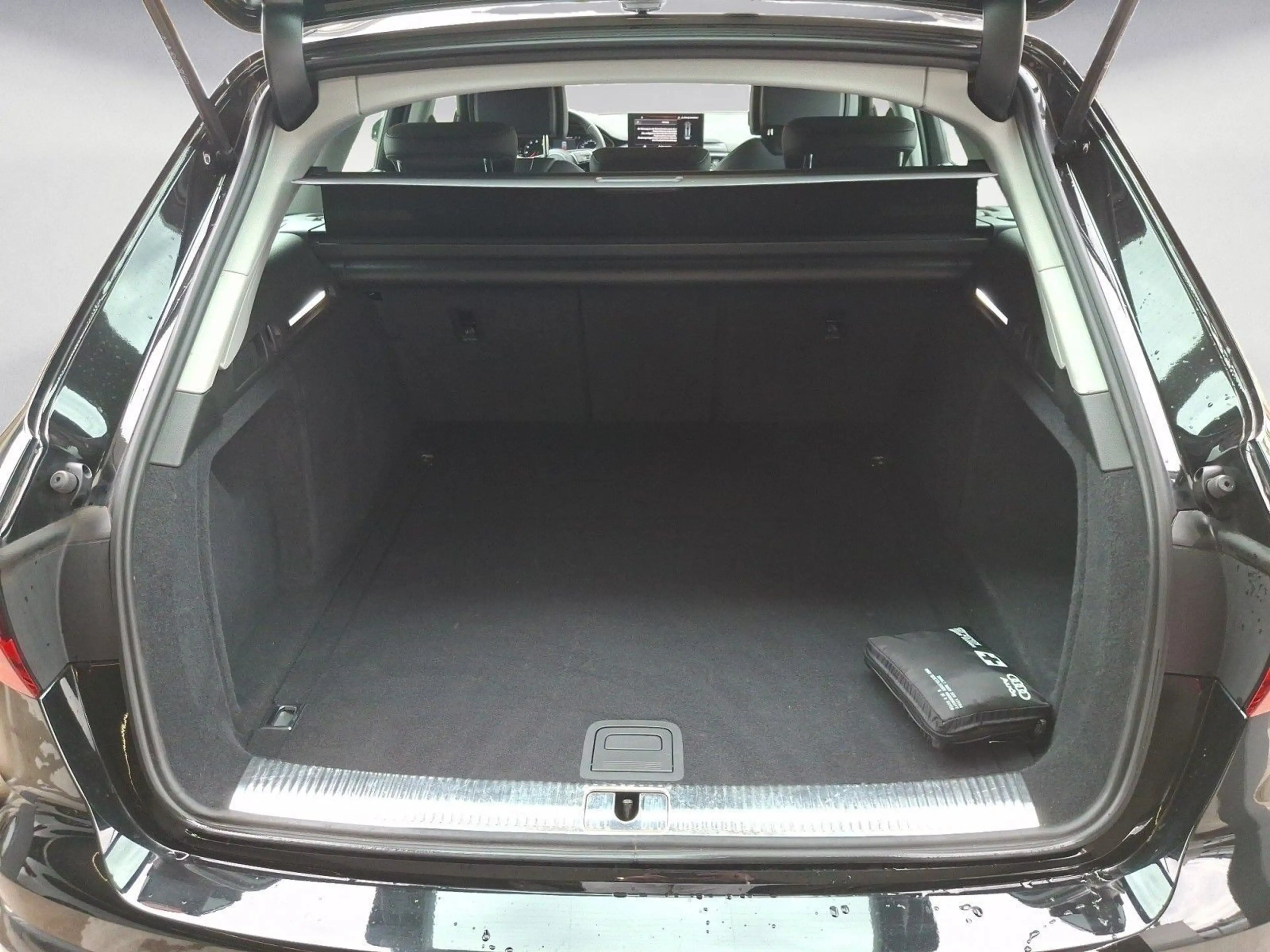 Audi A4 allroad A4 allroad quattro 45 TFSI A7 — photo 15