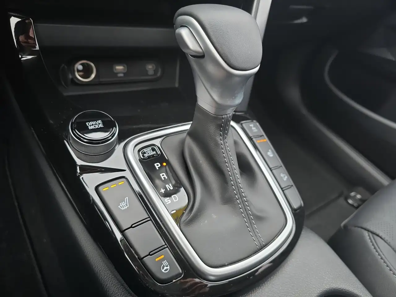 Kia Seltos снимка Kia Seltos