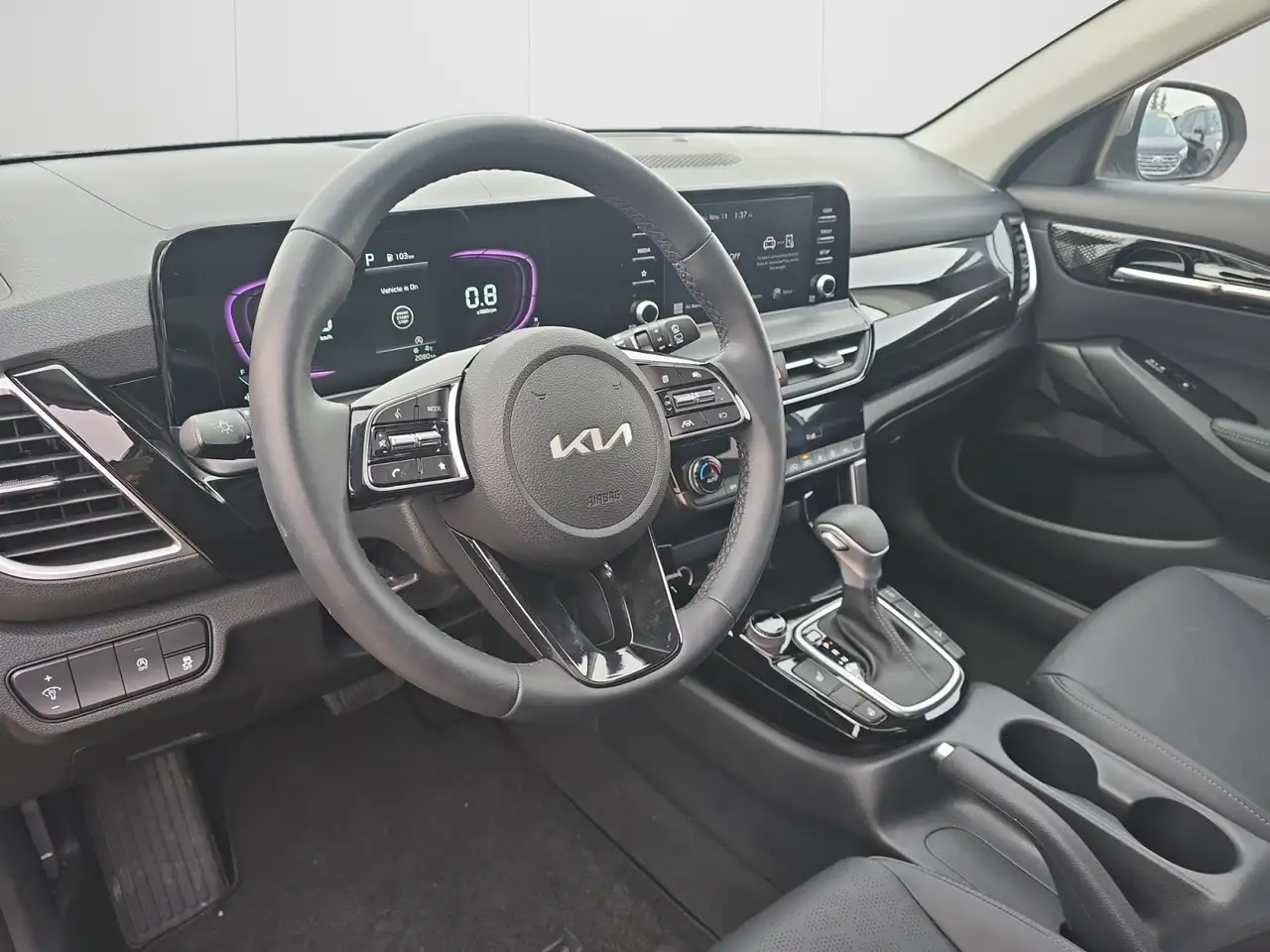 Kia Seltos снимка Kia Seltos
