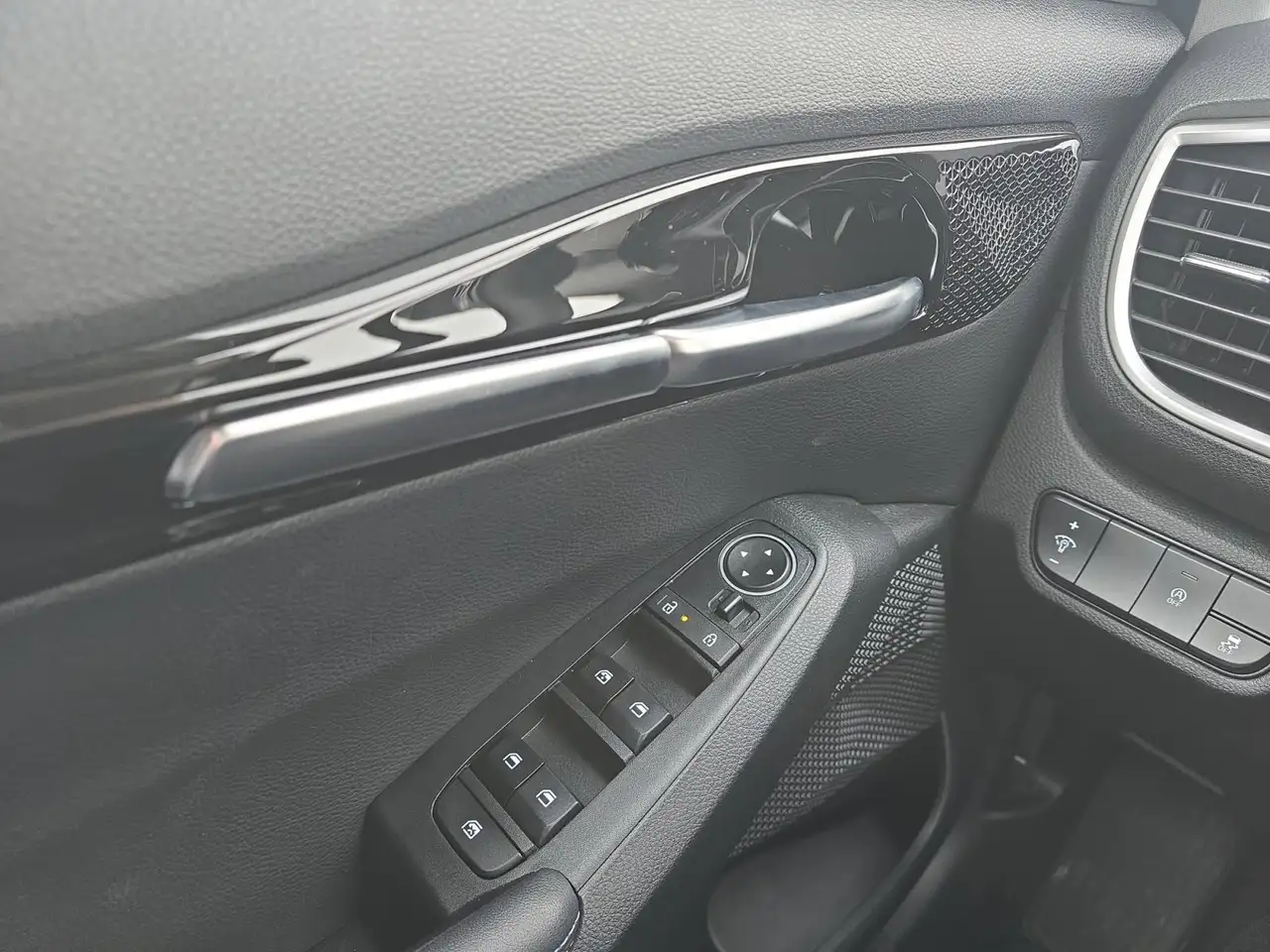 Kia Seltos снимка Kia Seltos