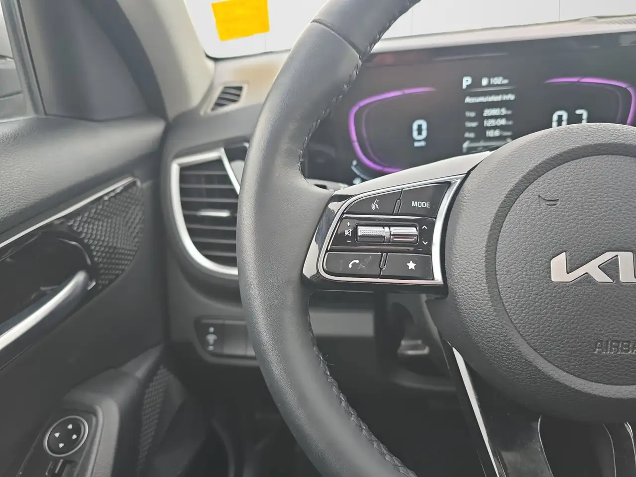 Kia Seltos снимка Kia Seltos
