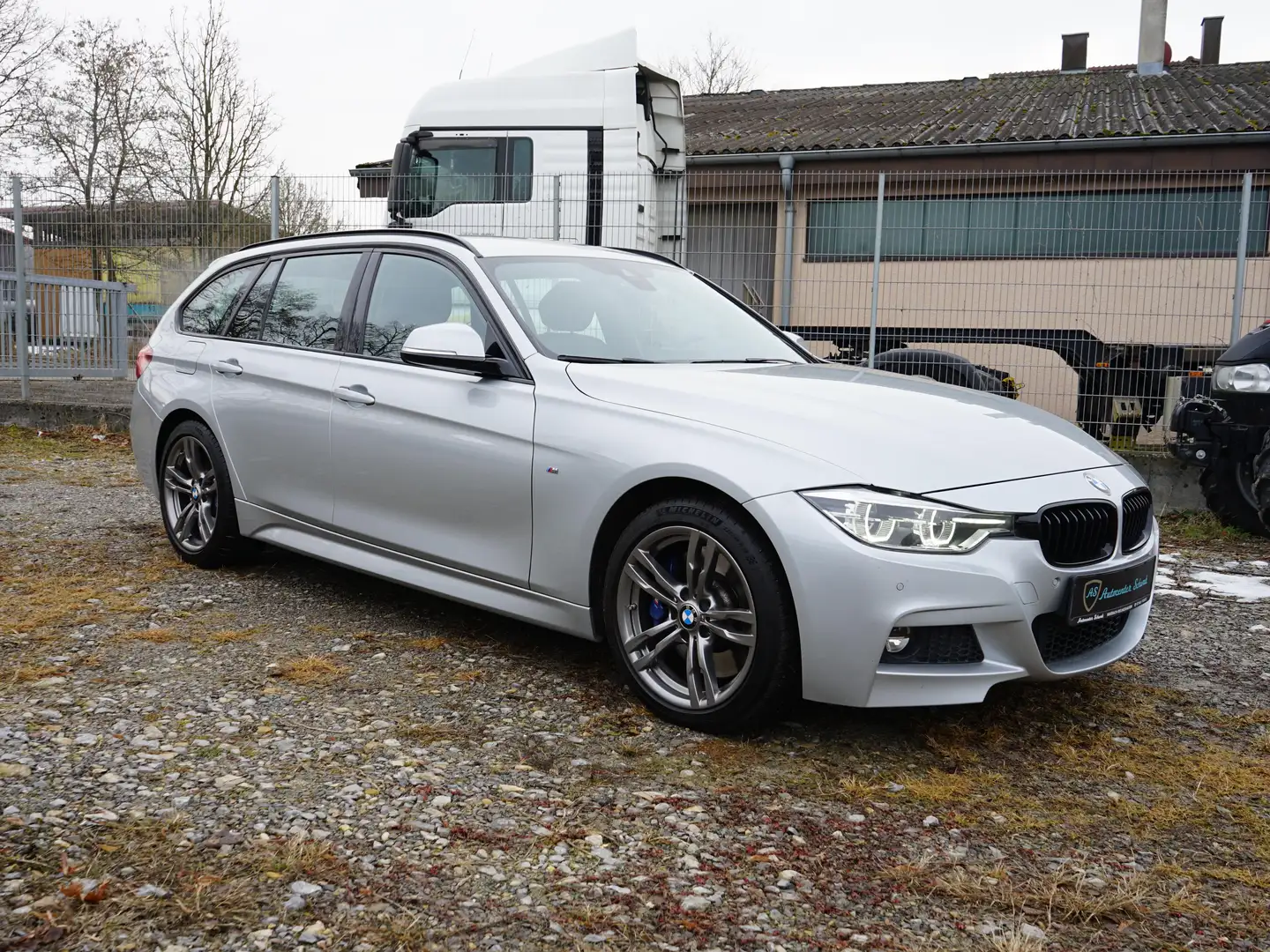 BMW 330 d xDrive M Sport Shadow-NAVi-LEDER-ACC-KEYLESS Grau - 2