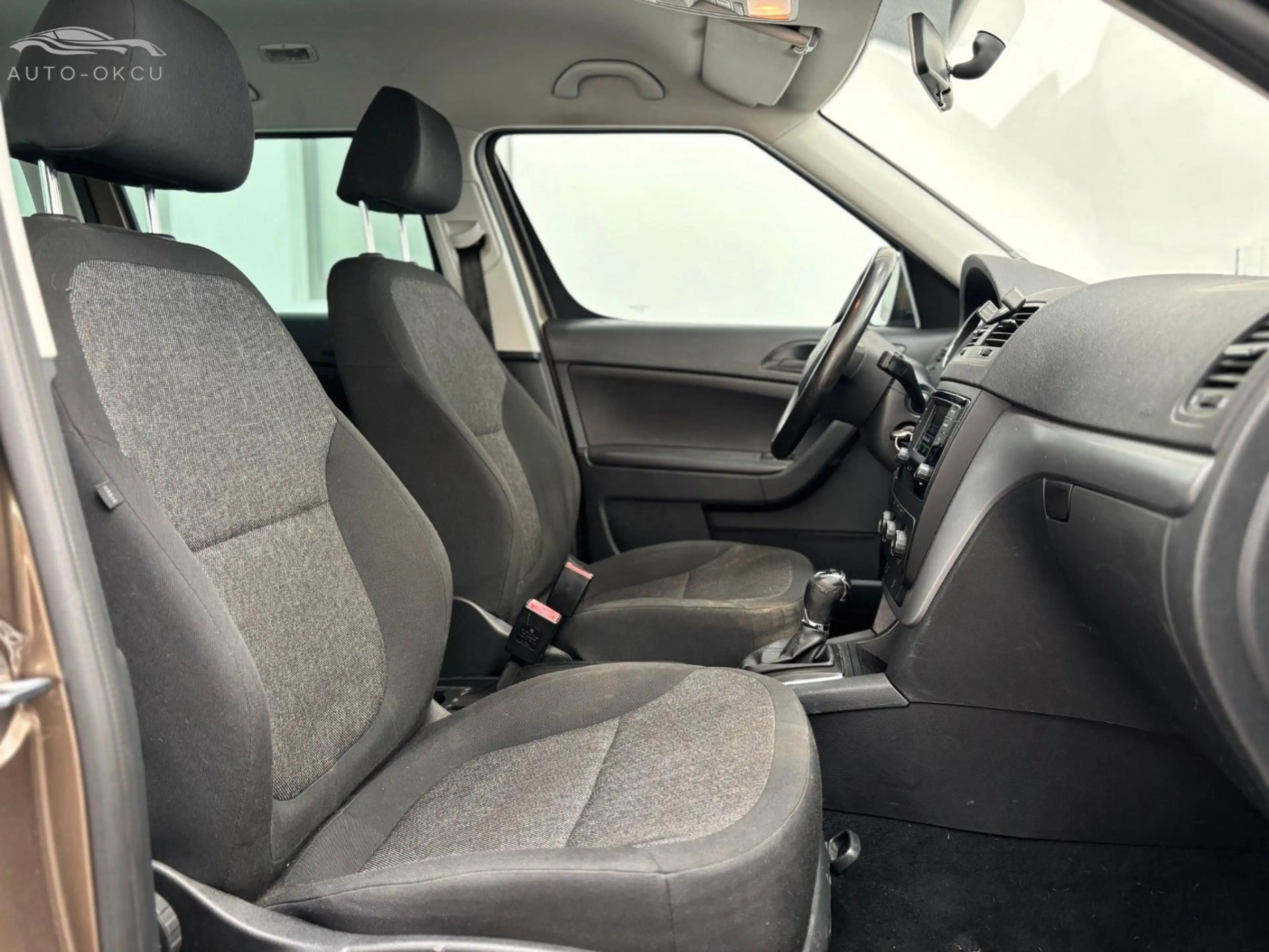 Skoda Yeti 1.2 TSI DSG-Cool Edition KLIMA/PDC/HU:NEU — photo 14