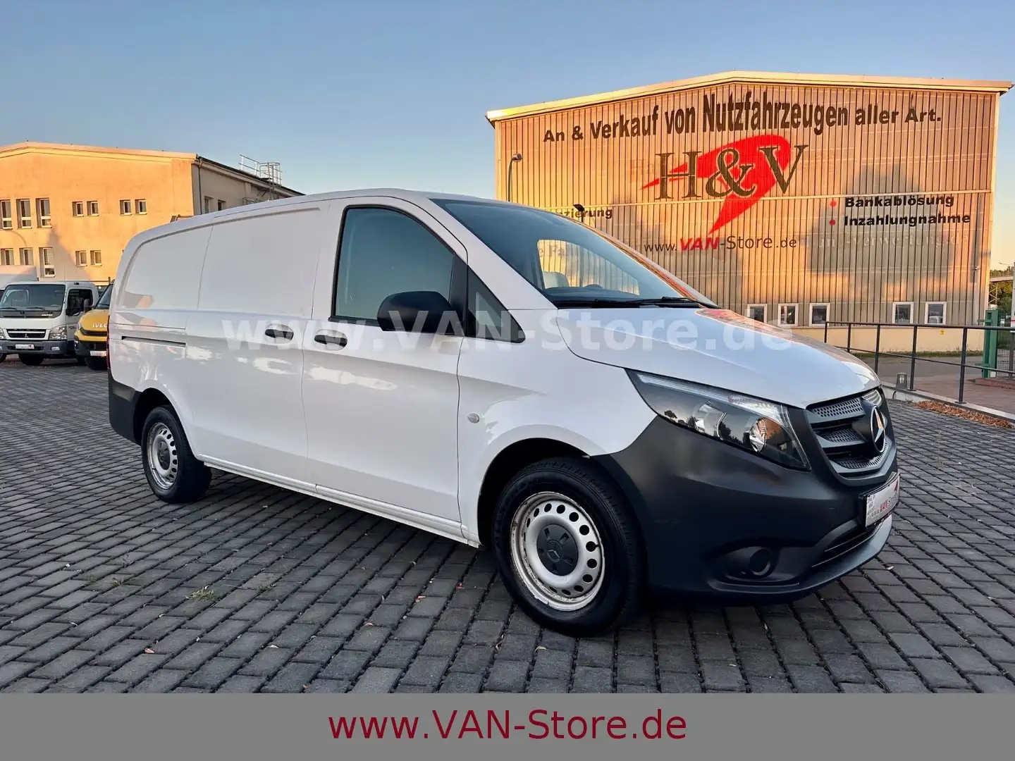 Mercedes-Benz VITO KASTEN LANG 114 2 SITZER/KLIMA/TEMP Weiß - 1
