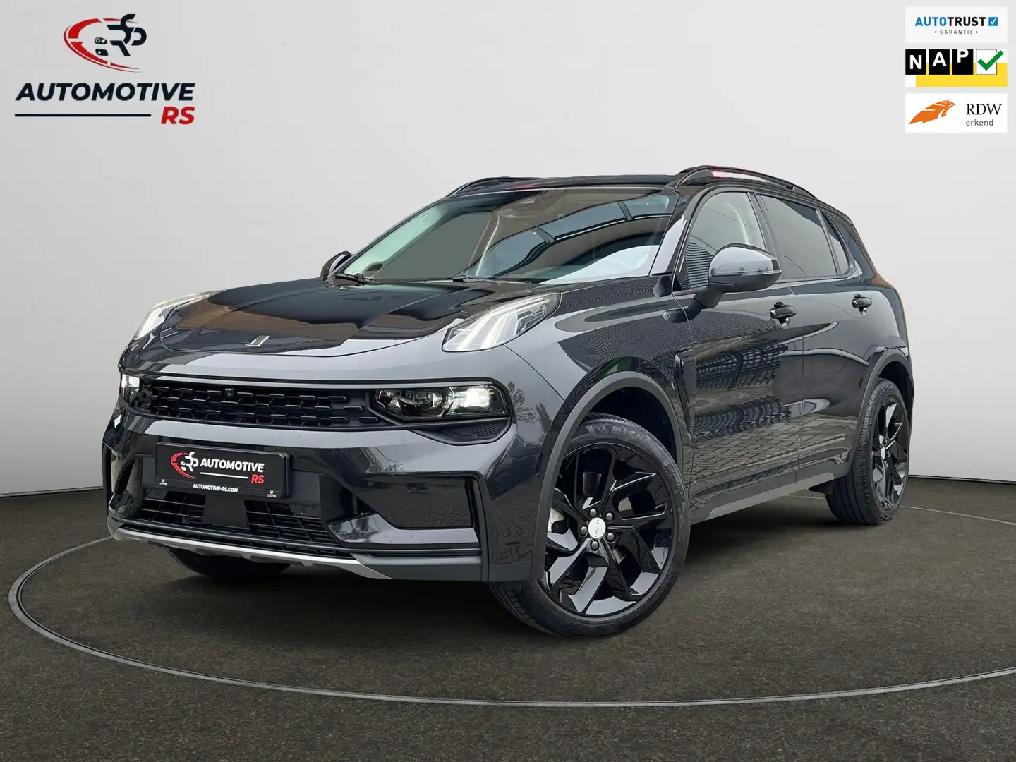 Lynk & Co 01 RS Shadow Edition 1.5 262PK Trekhaak Pano 360° Nav Zwart - 1