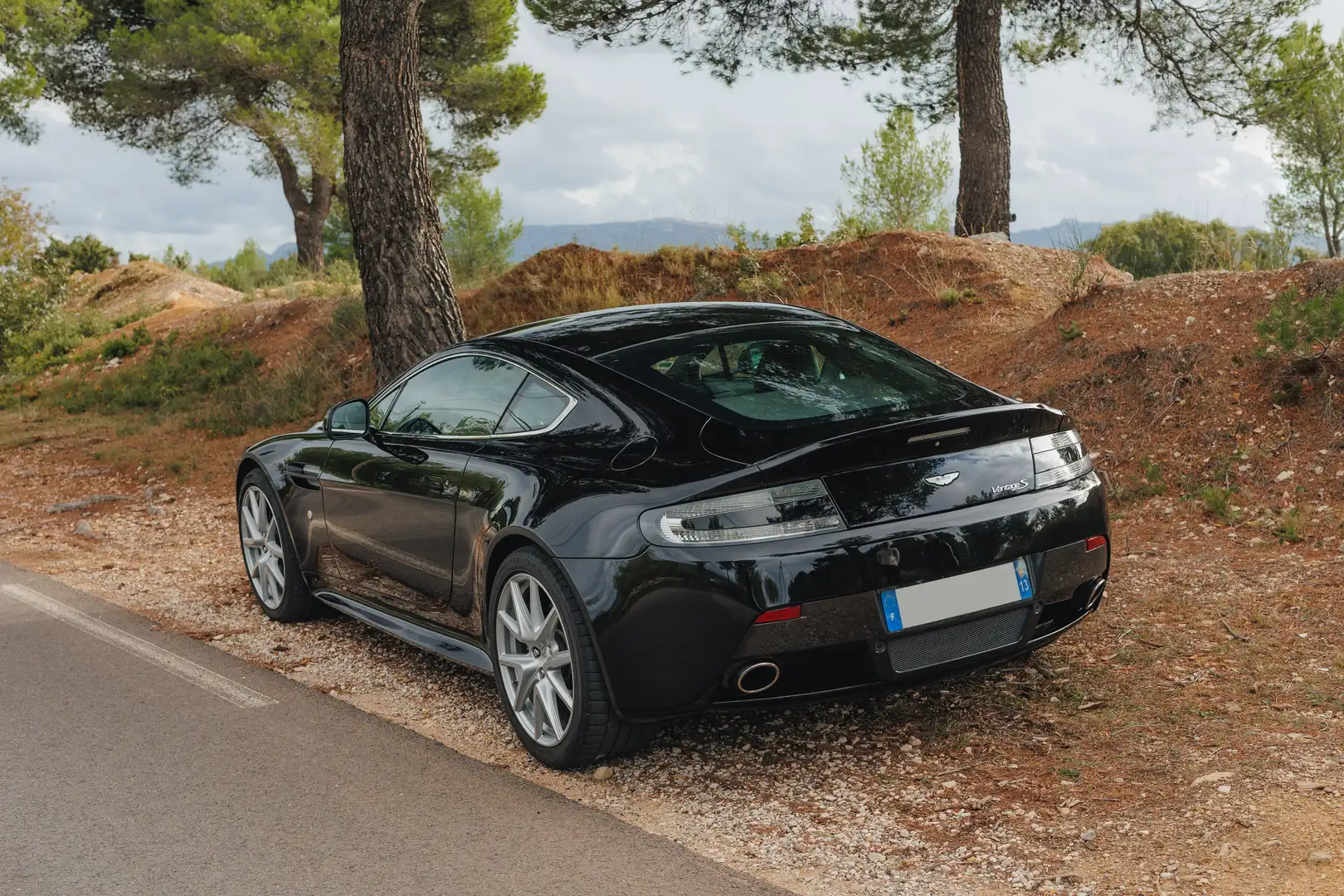 Aston Martin Vantage S Coupé  V8 Sportshift Negru - 2