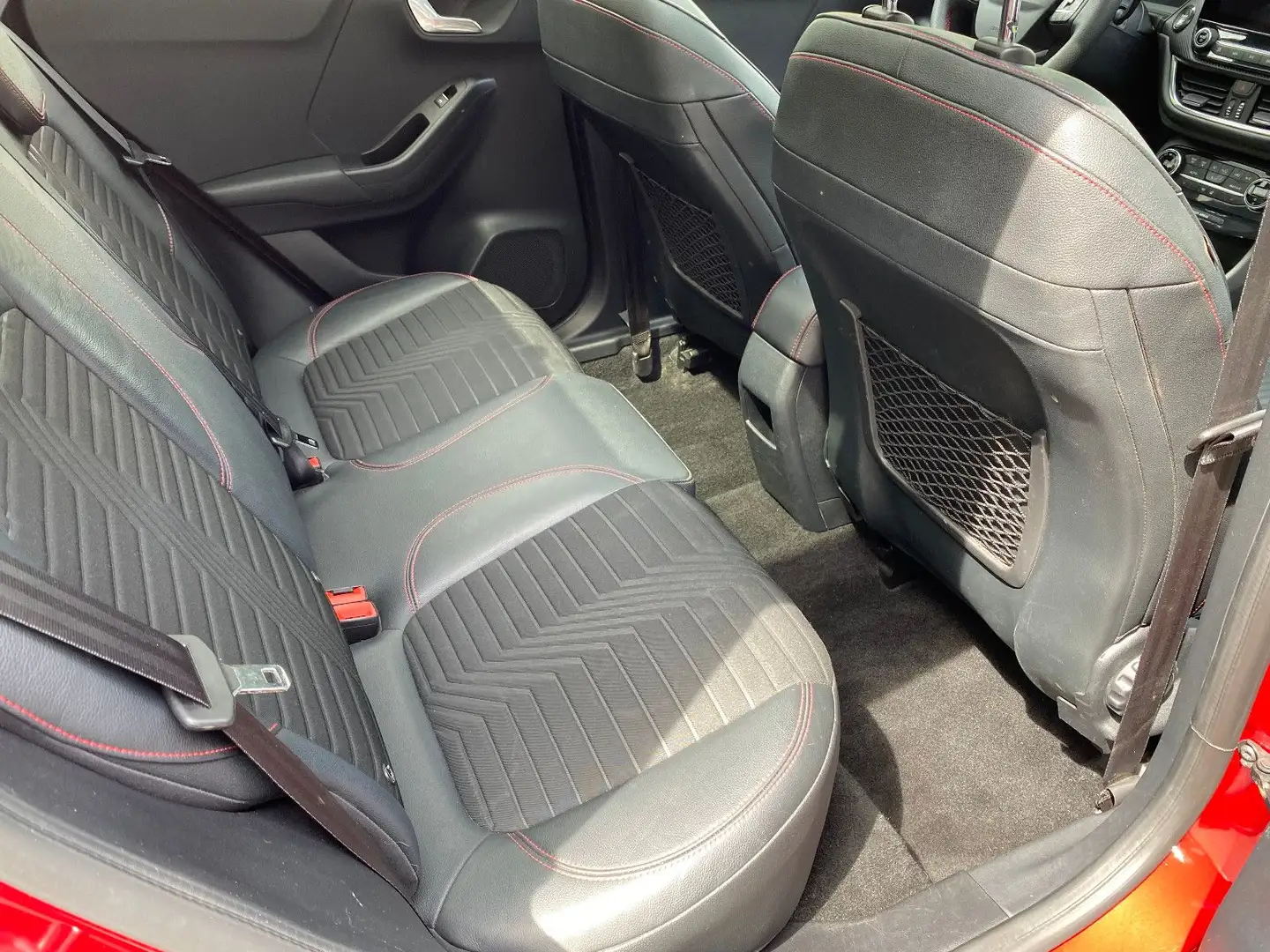 Ford Puma Hybrid ST-Line X Rot - 2